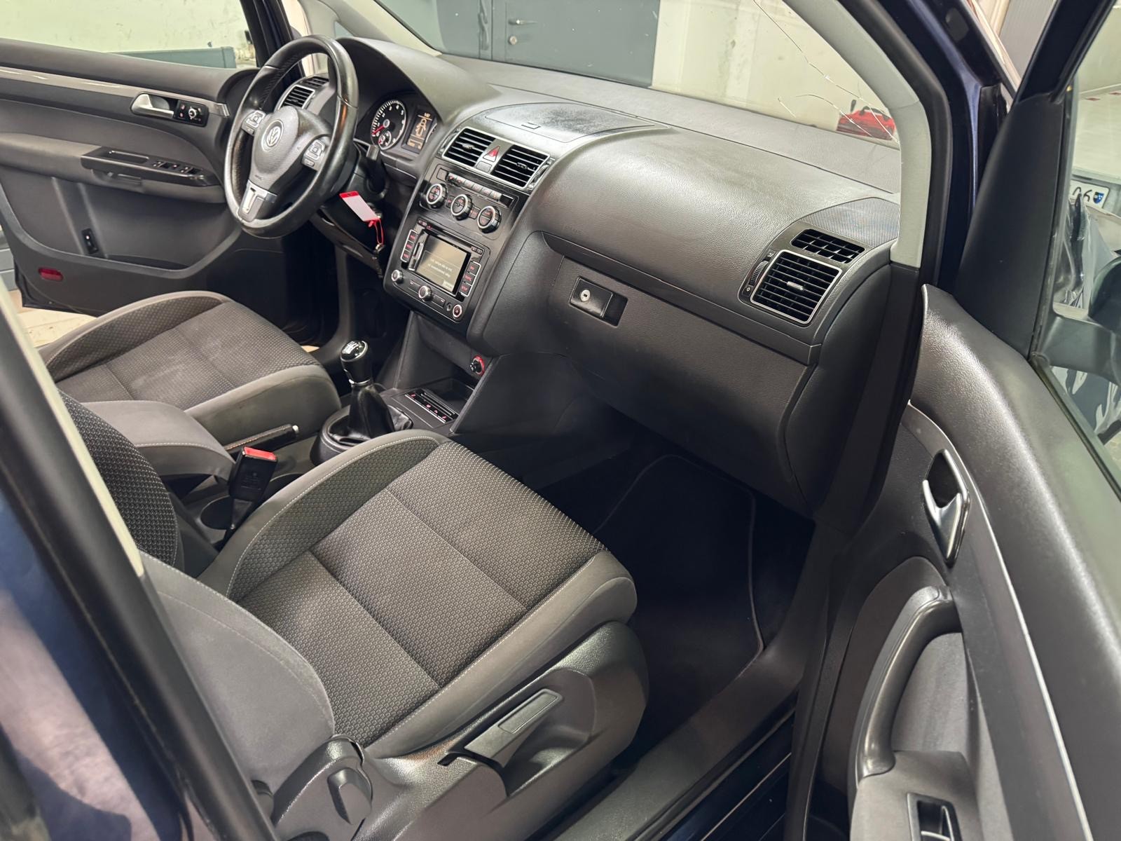 VW Touran 1.4 TSI Comfortline 7 Plätze-image-12