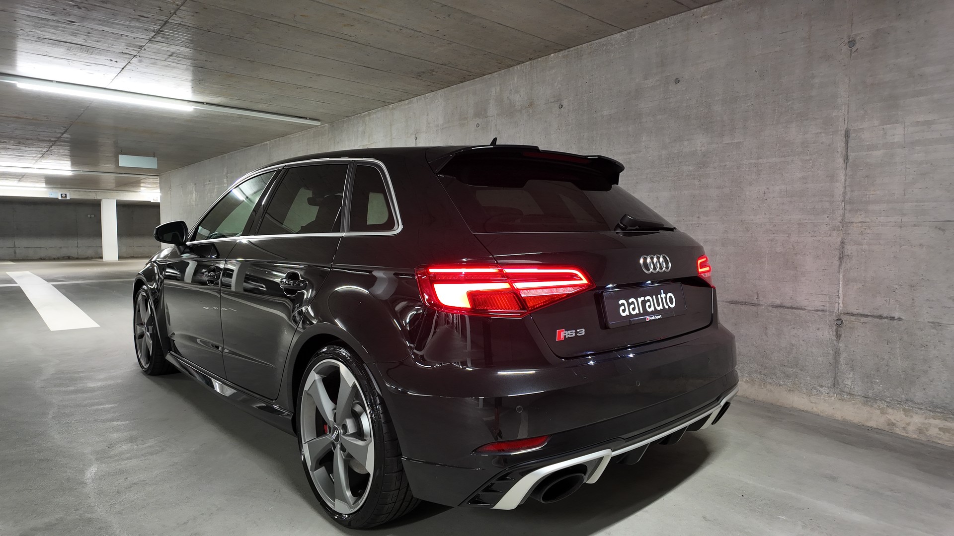 AUDI RS3 Sportback 2.5 TSI quattro S-tronic-showroom-element-1