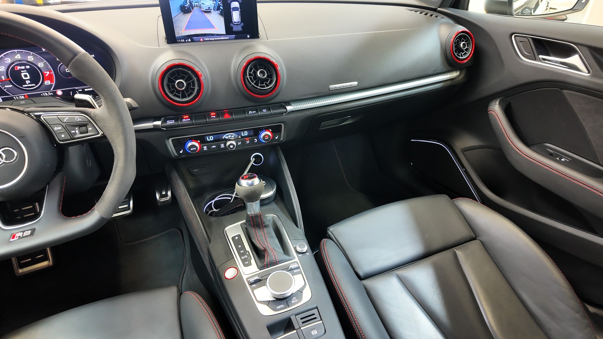 AUDI RS3 Sportback 2.5 TSI quattro S-tronic-image-12
