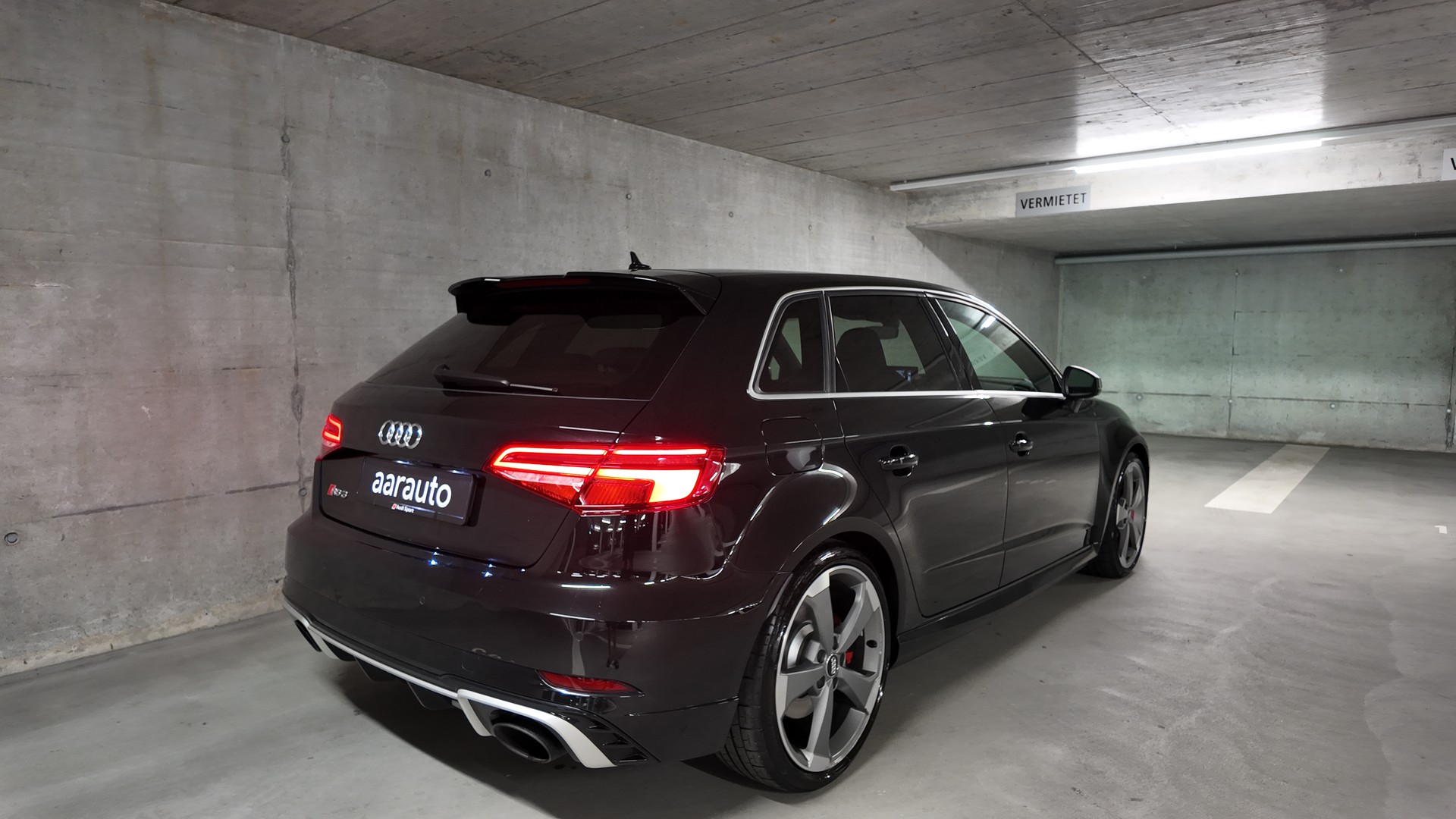 AUDI RS3 Sportback 2.5 TSI quattro S-tronic-image-4