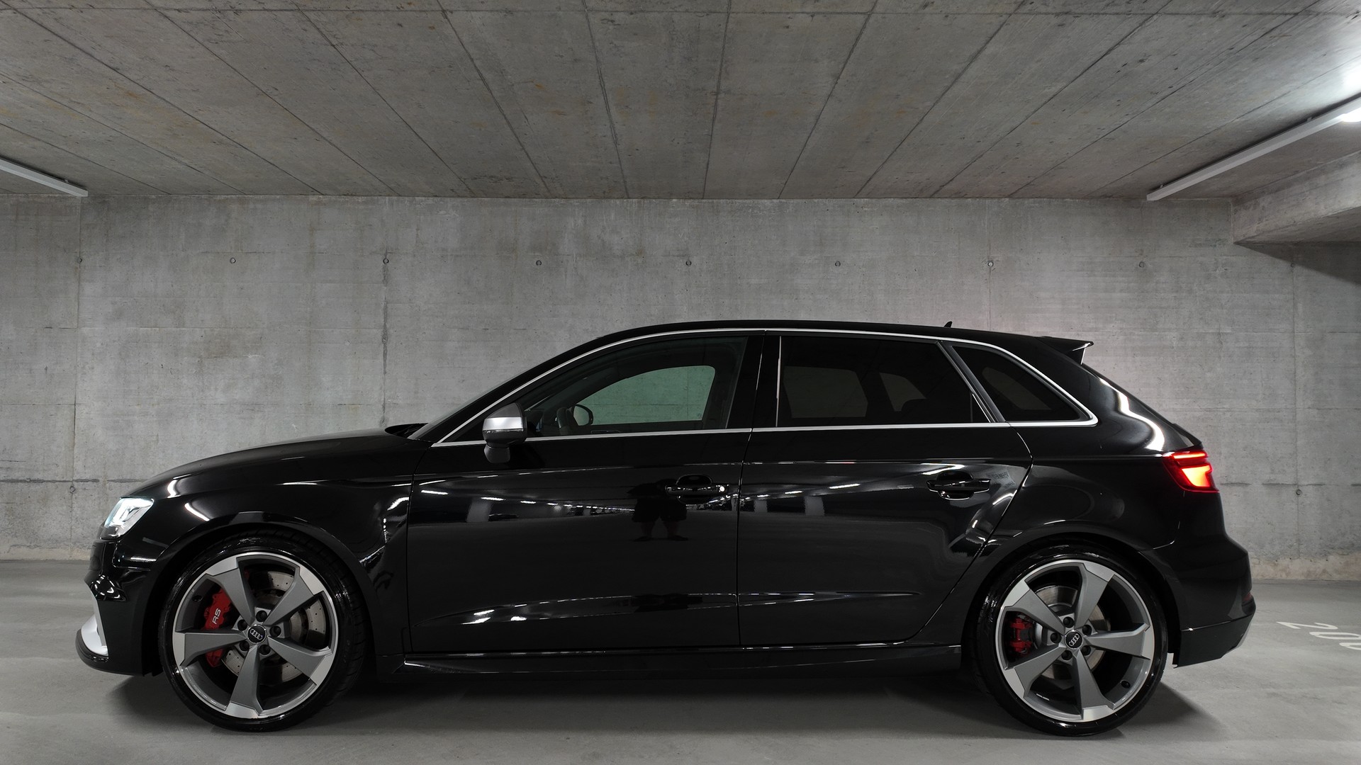 AUDI RS3 Sportback 2.5 TSI quattro S-tronic-showroom-element-2