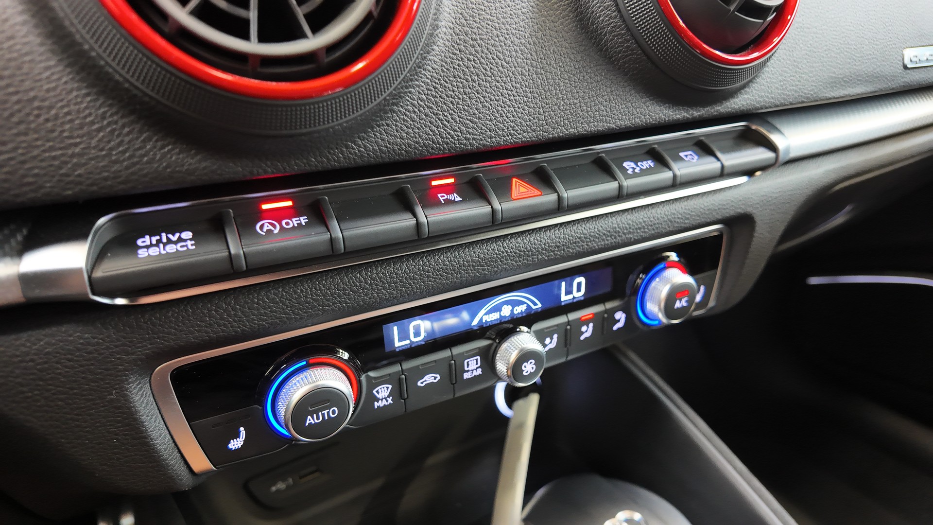 AUDI RS3 Sportback 2.5 TSI quattro S-tronic-image-11