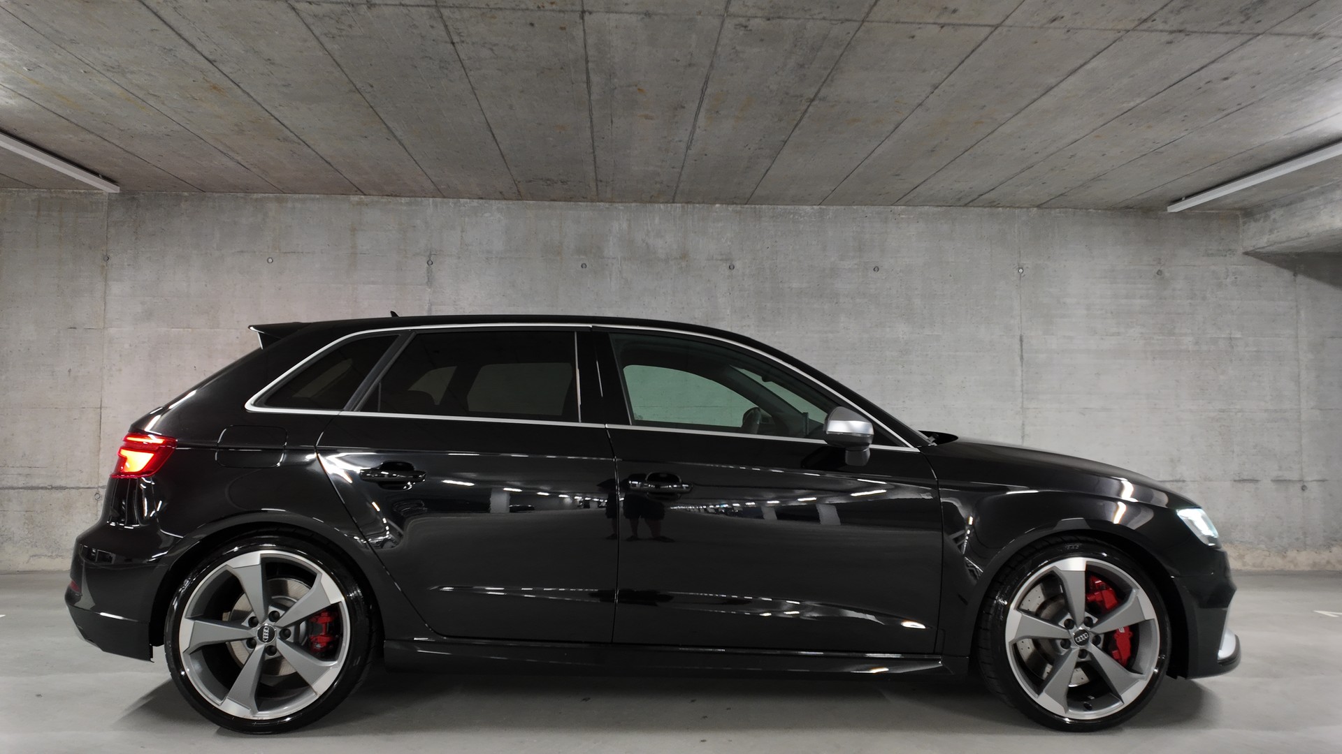 AUDI RS3 Sportback 2.5 TSI quattro S-tronic-showroom-element-3