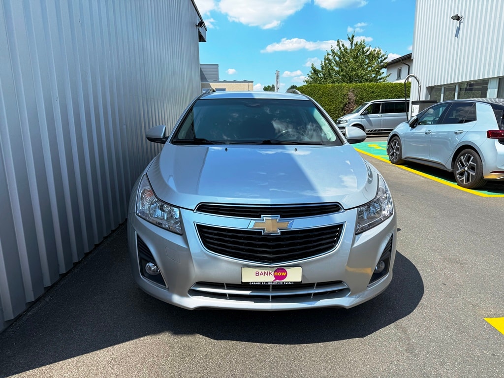 CHEVROLET Cruze Station Wagon 2.0 VCDi LTZ Automatic-image-1