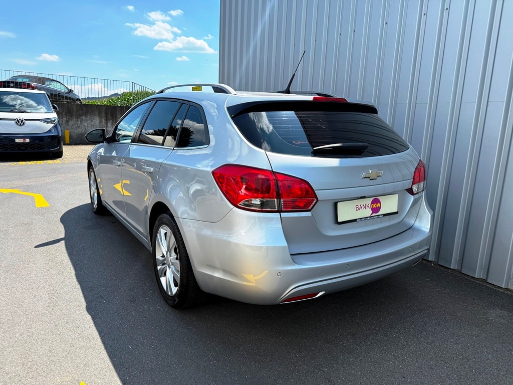 CHEVROLET Cruze Station Wagon 2.0 VCDi LTZ Automatic-image-3