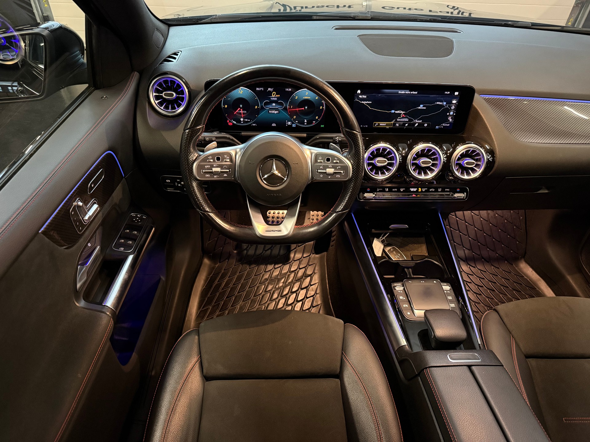 MERCEDES-BENZ GLA 220d 4Matic AMG Line 8G-DCT-image-10