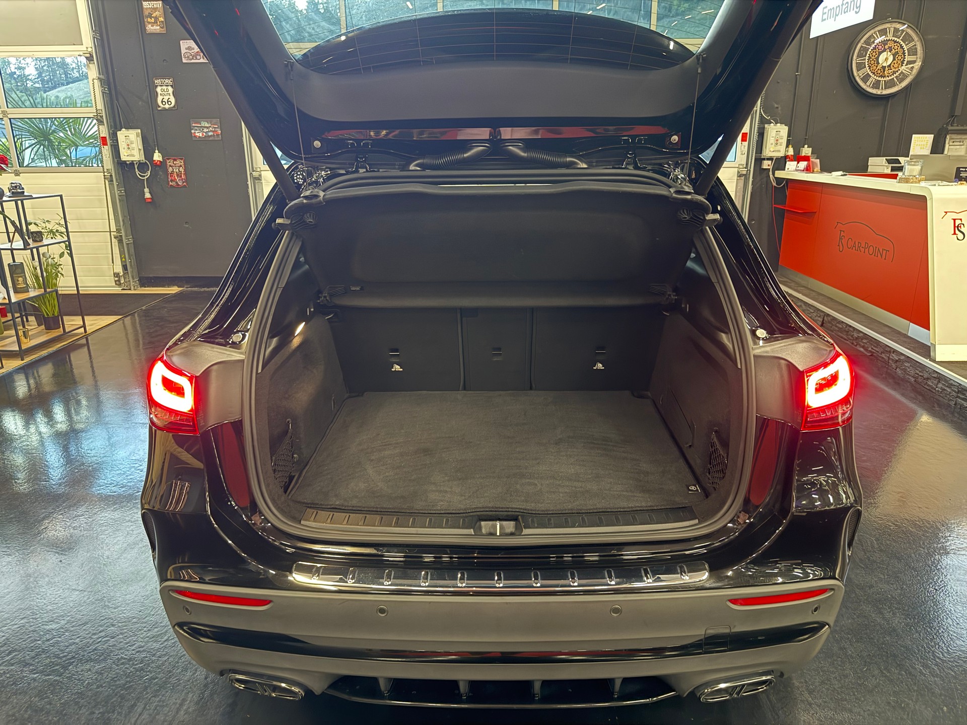 MERCEDES-BENZ GLA 220d 4Matic AMG Line 8G-DCT-image-15