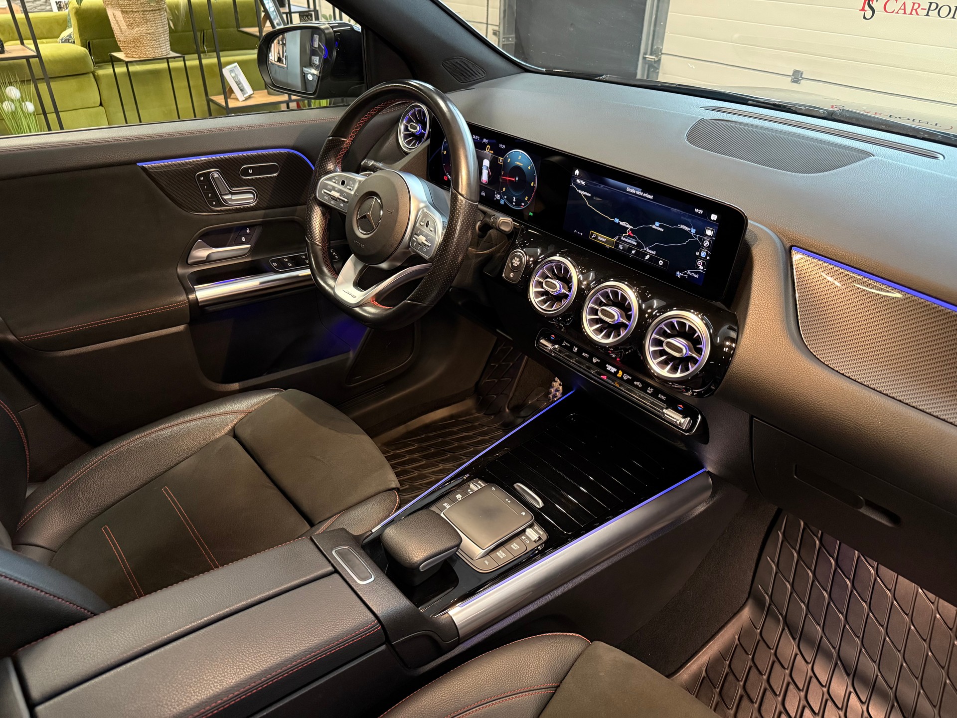 MERCEDES-BENZ GLA 220d 4Matic AMG Line 8G-DCT-image-13