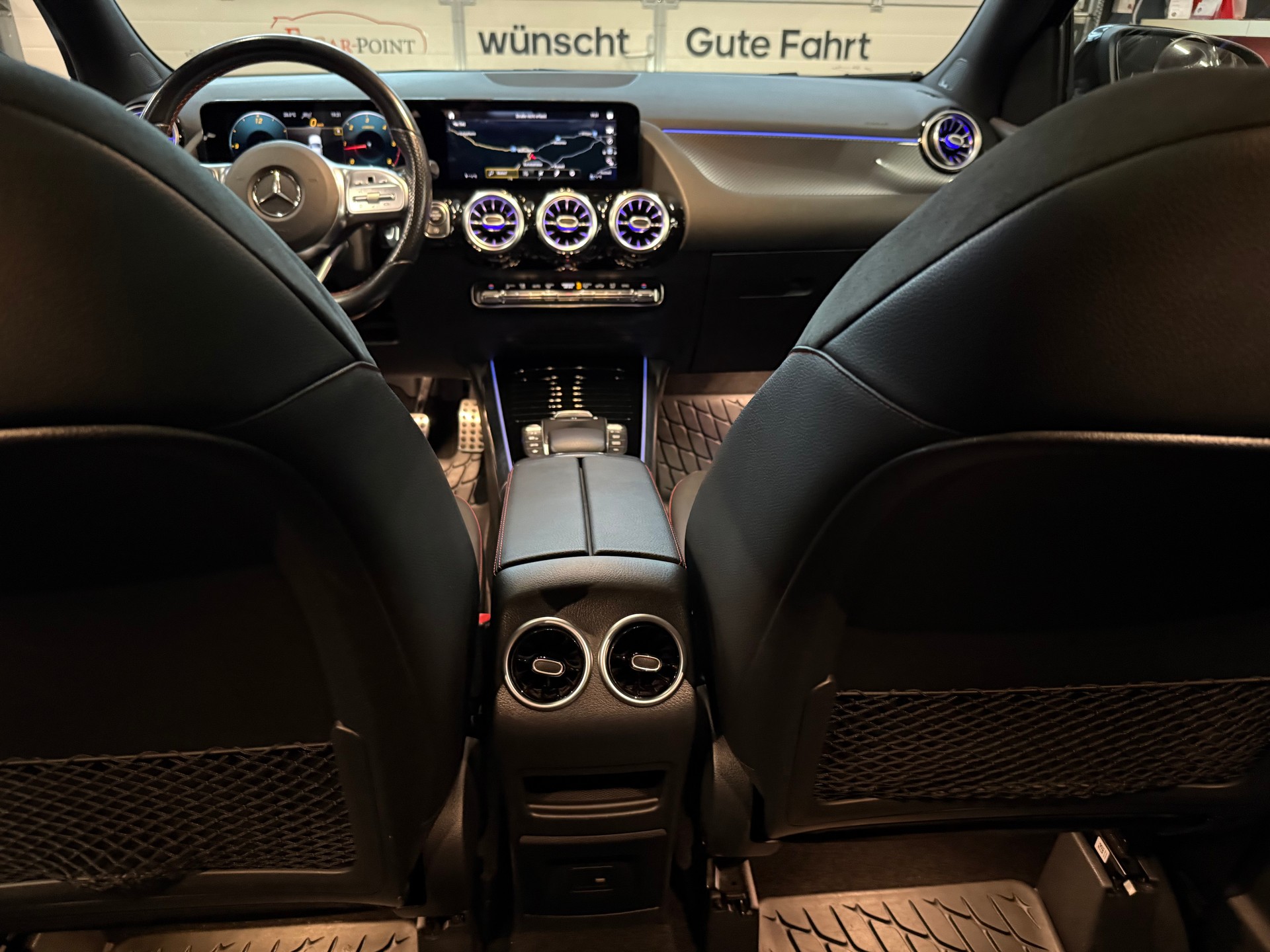 MERCEDES-BENZ GLA 220d 4Matic AMG Line 8G-DCT-image-25