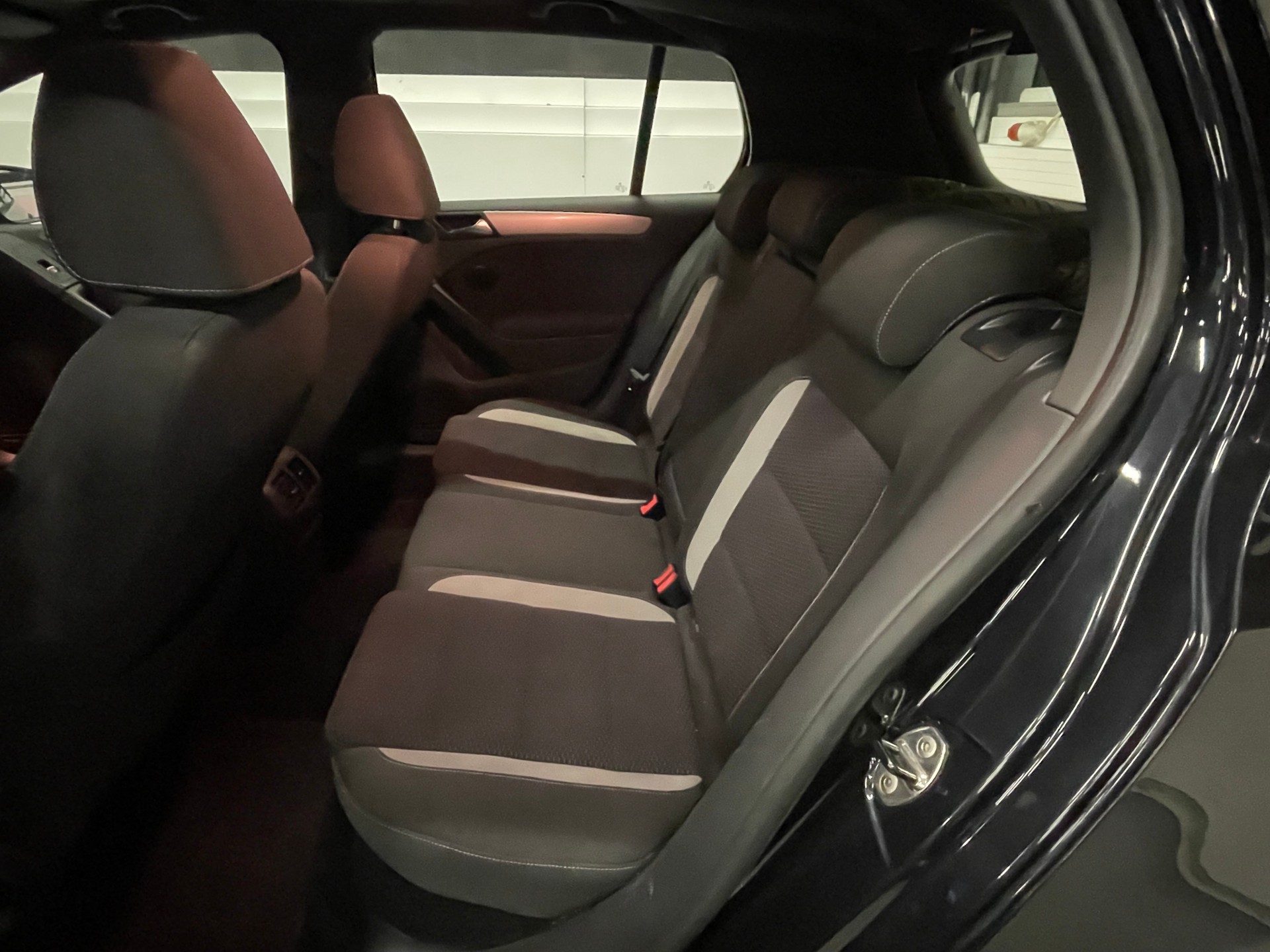 VW Golf 1.4 TFSI R-Line-image-14