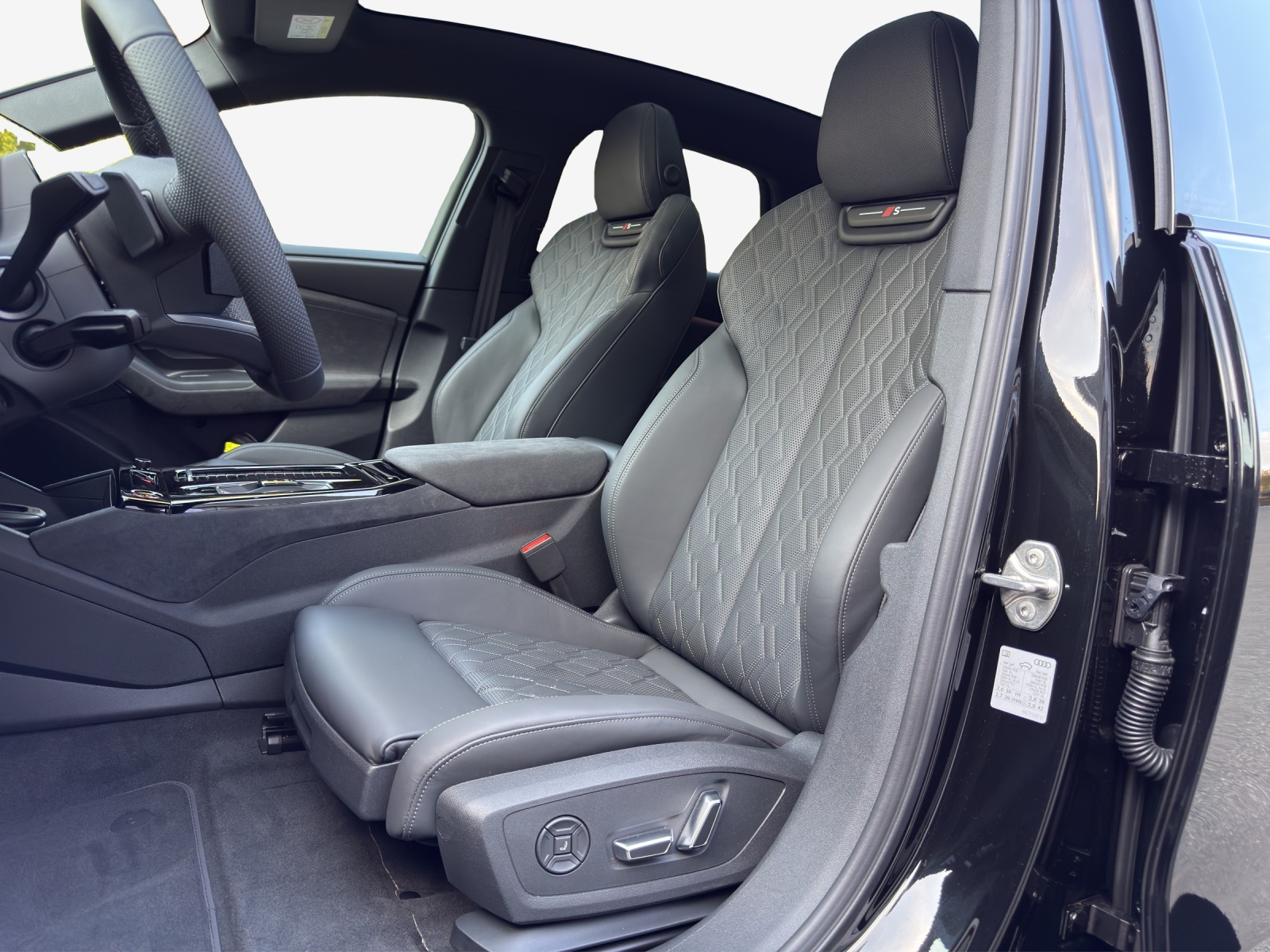 AUDI S6 Sportback e-tron quattro-image-7