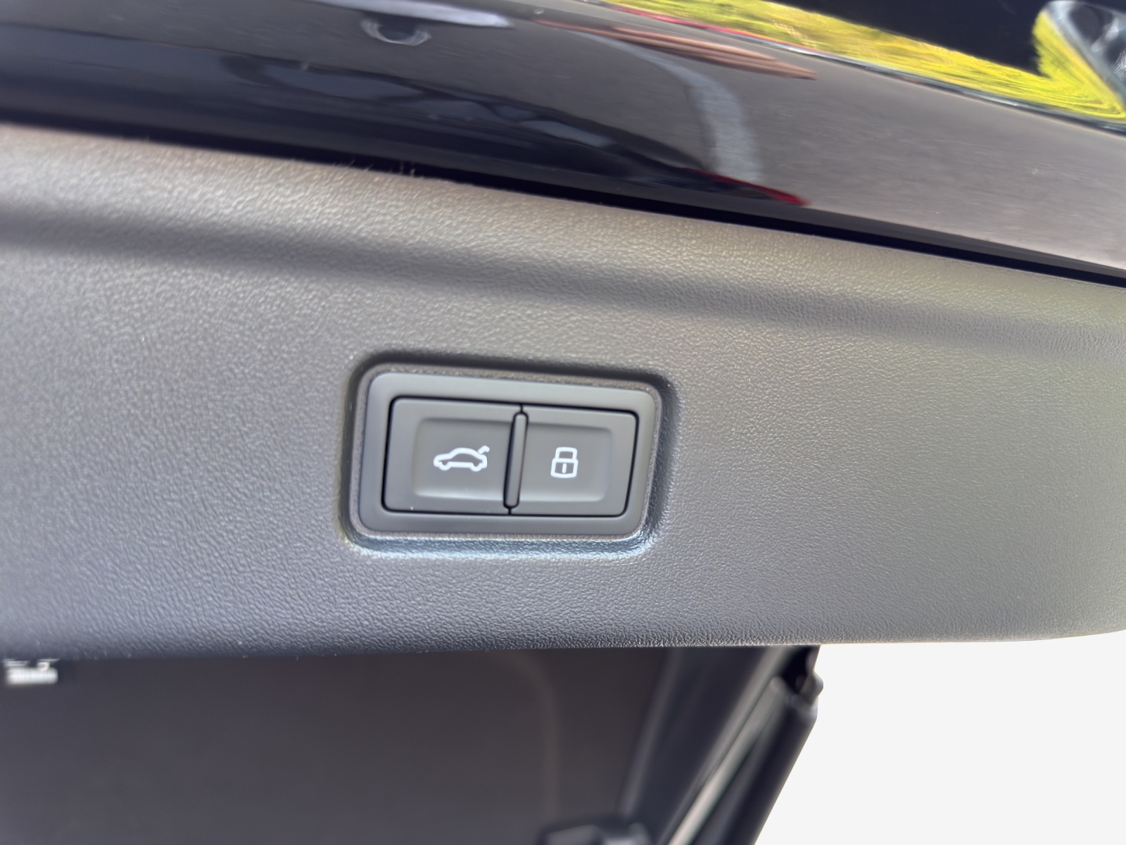 AUDI S6 Sportback e-tron quattro-image-13