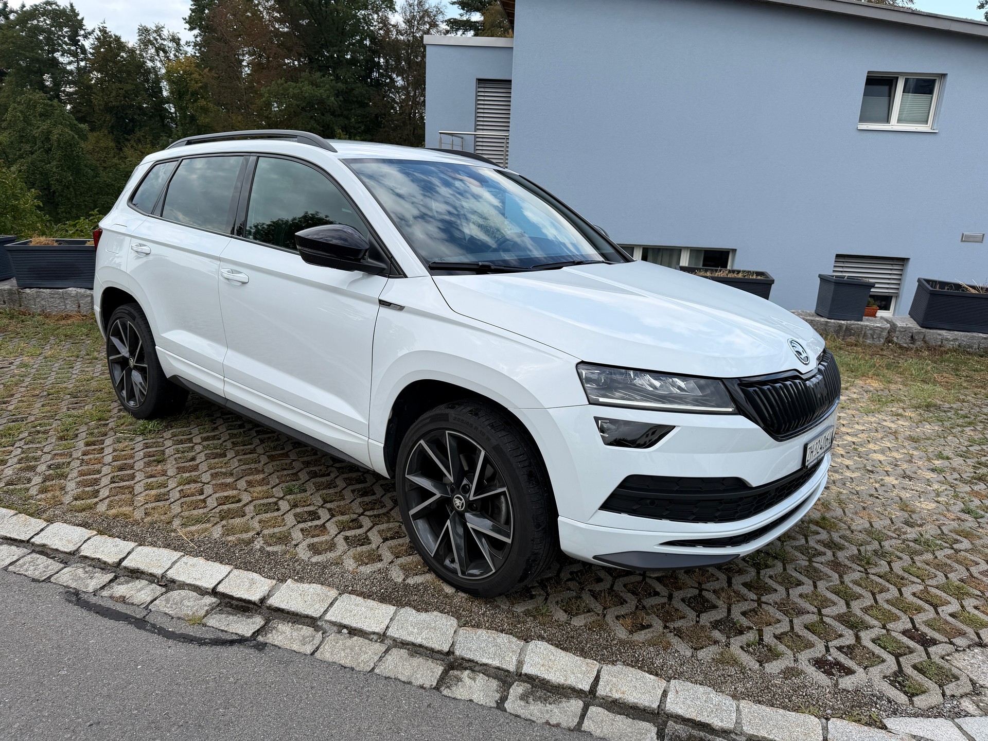 SKODA Karoq 2.0 TSI SportLine 4x4 DSG-image-1