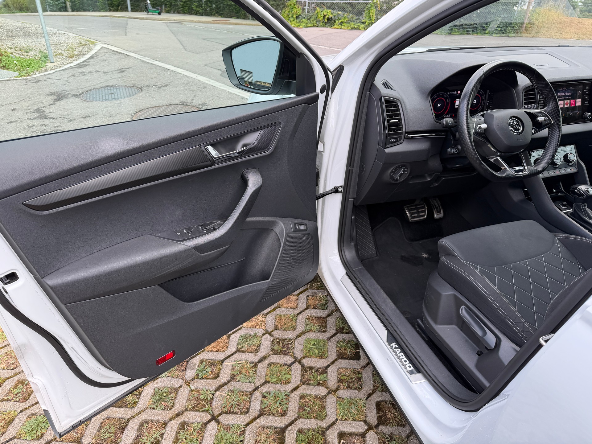 SKODA Karoq 2.0 TSI SportLine 4x4 DSG-image-5