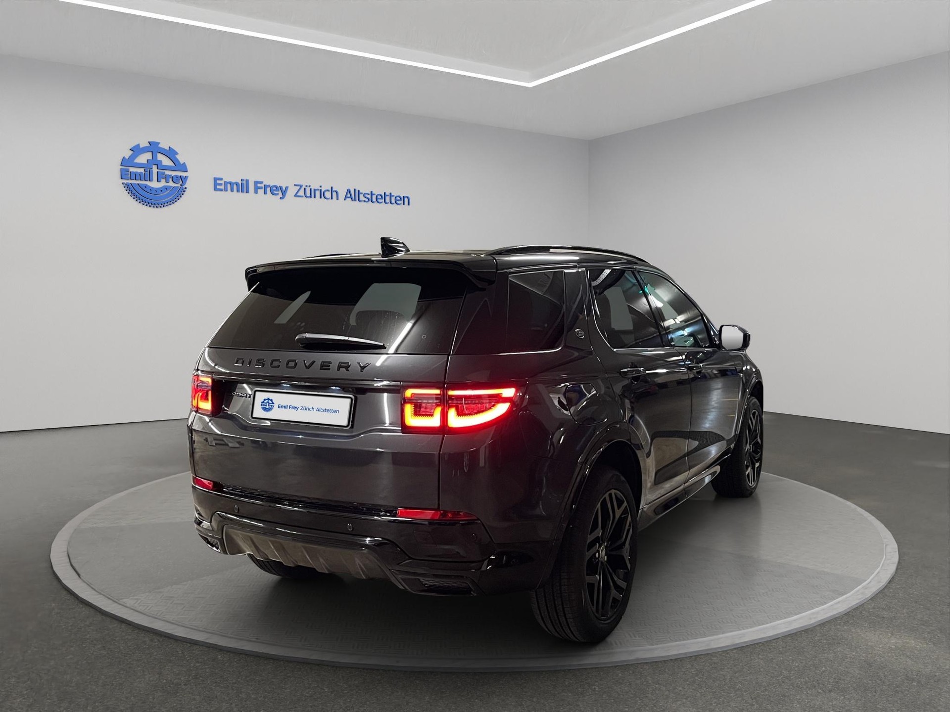 LAND ROVER Discovery Sport 1.5 T 270e Landmark (Plug-in Hybrid)-showroom-element-2