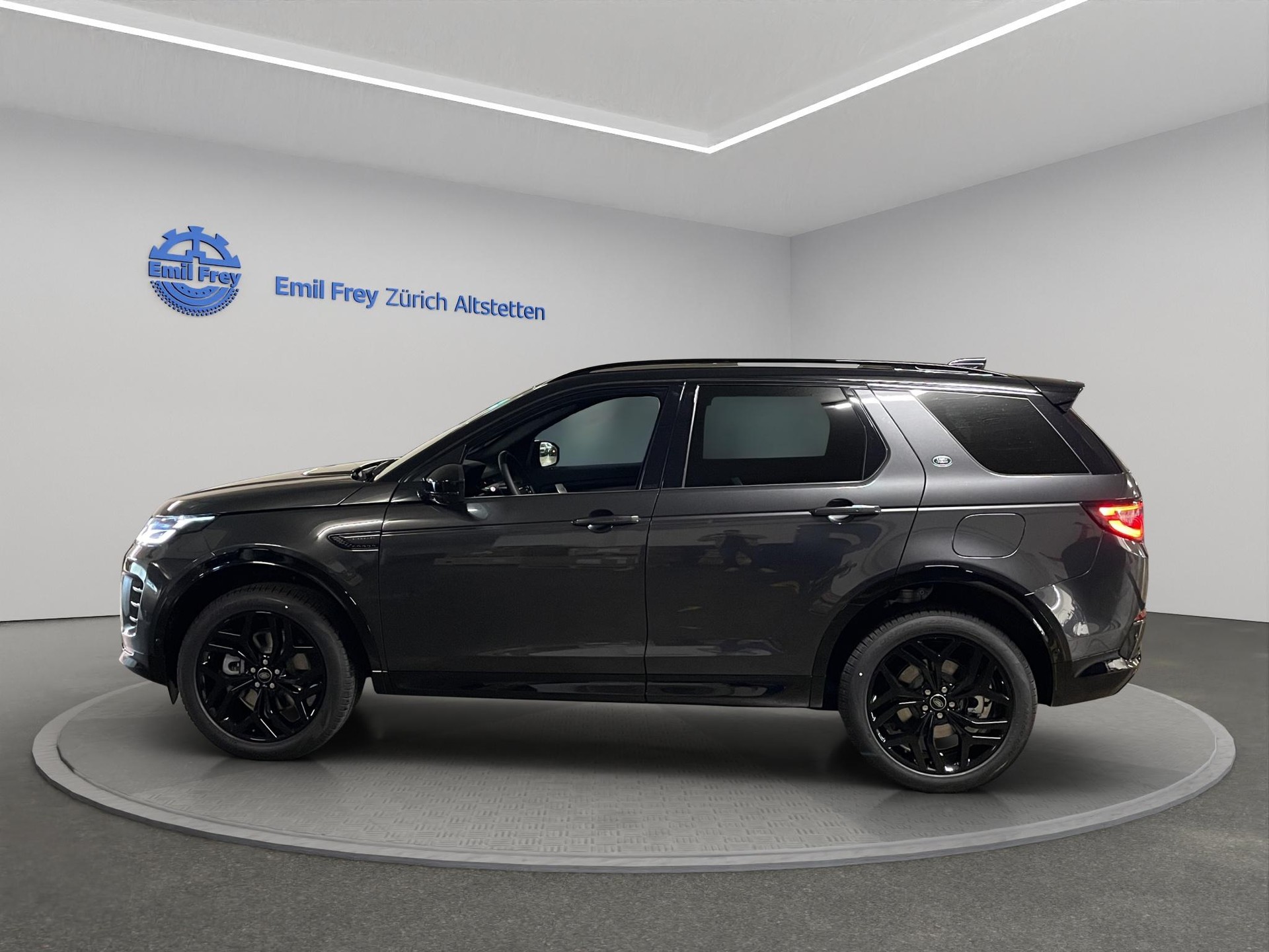 LAND ROVER Discovery Sport 1.5 T 270e Landmark (Plug-in Hybrid)-showroom-element-3