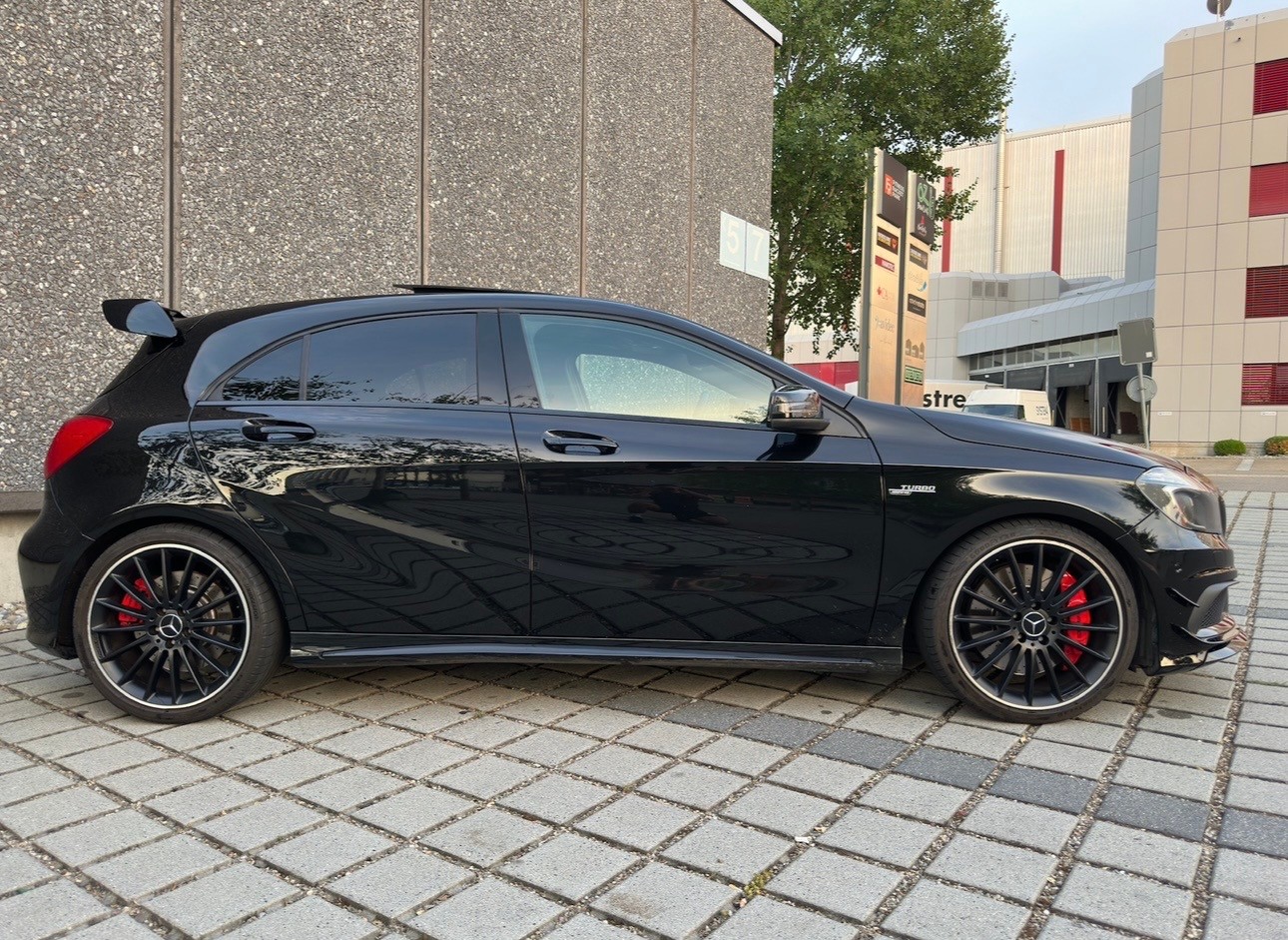 MERCEDES-BENZ A 45 AMG 4m-image-1