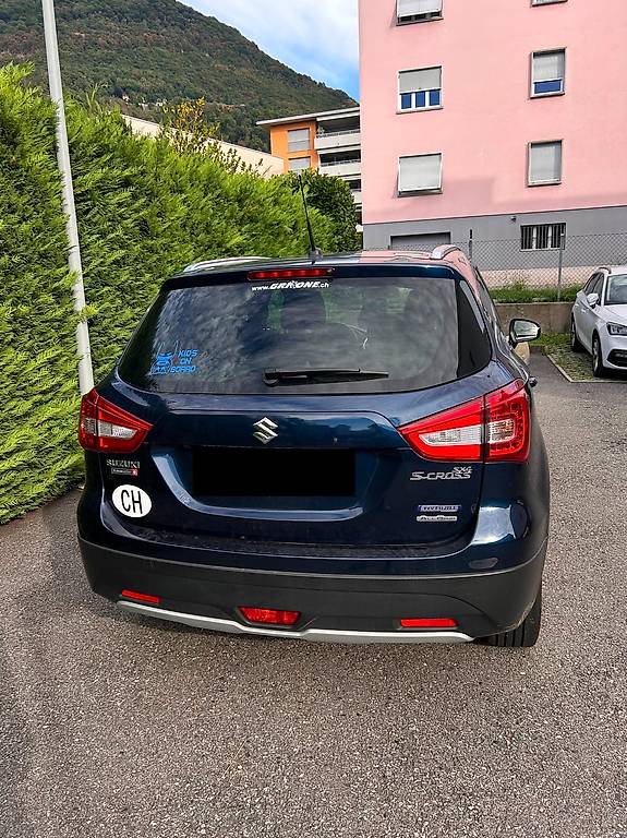SUZUKI S-CROSS-image-1