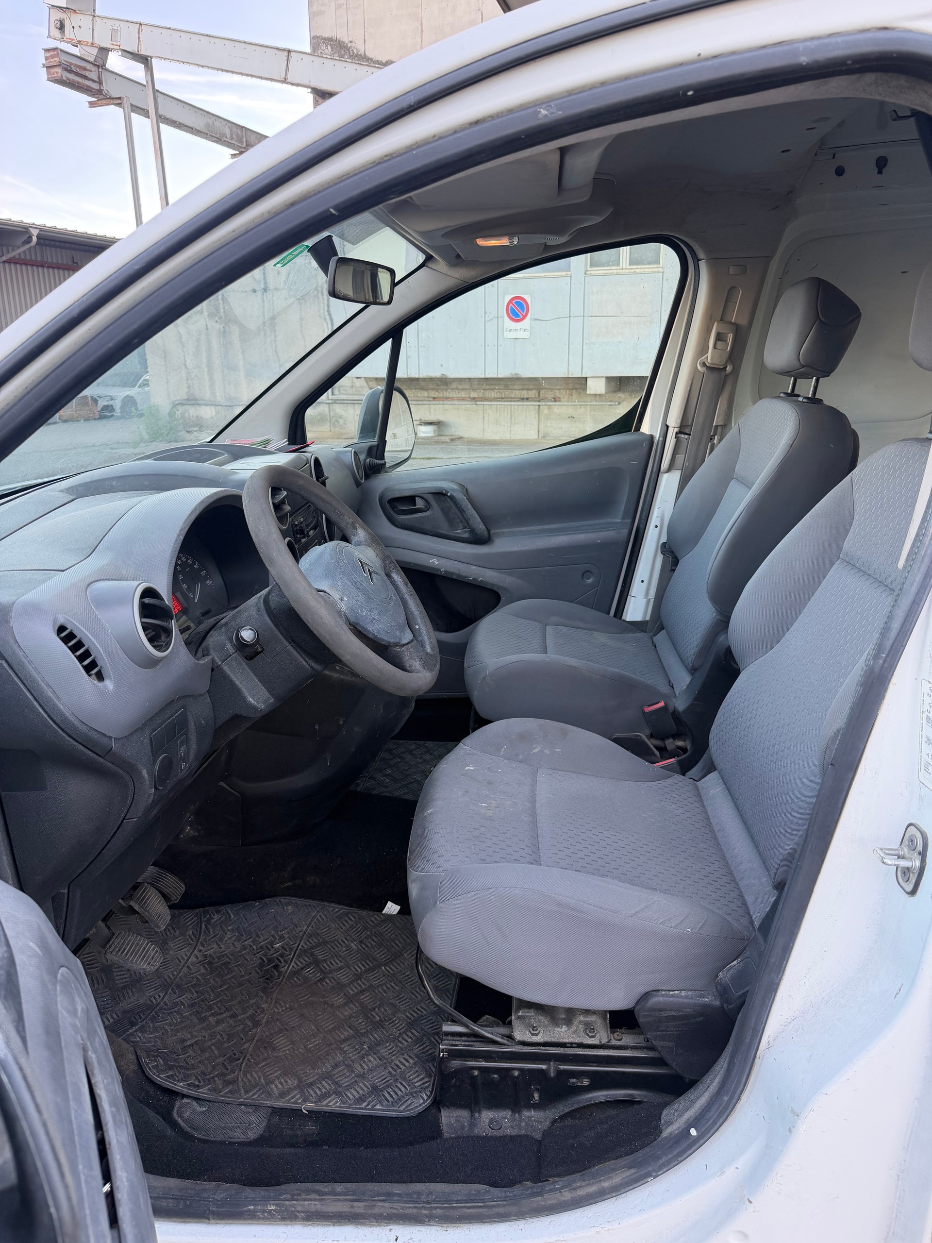 CITROEN Berlingo 1.6i 600-image-10