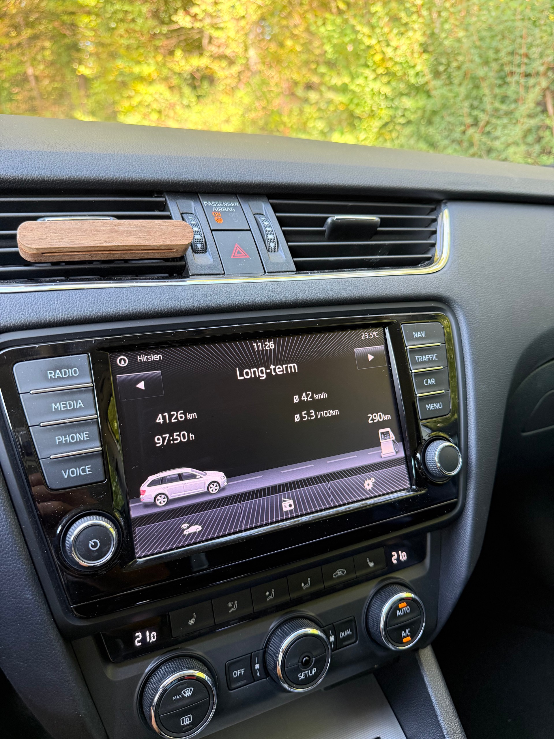 SKODA Octavia Elegance 1.6 TDI DSG (CH)-image-16