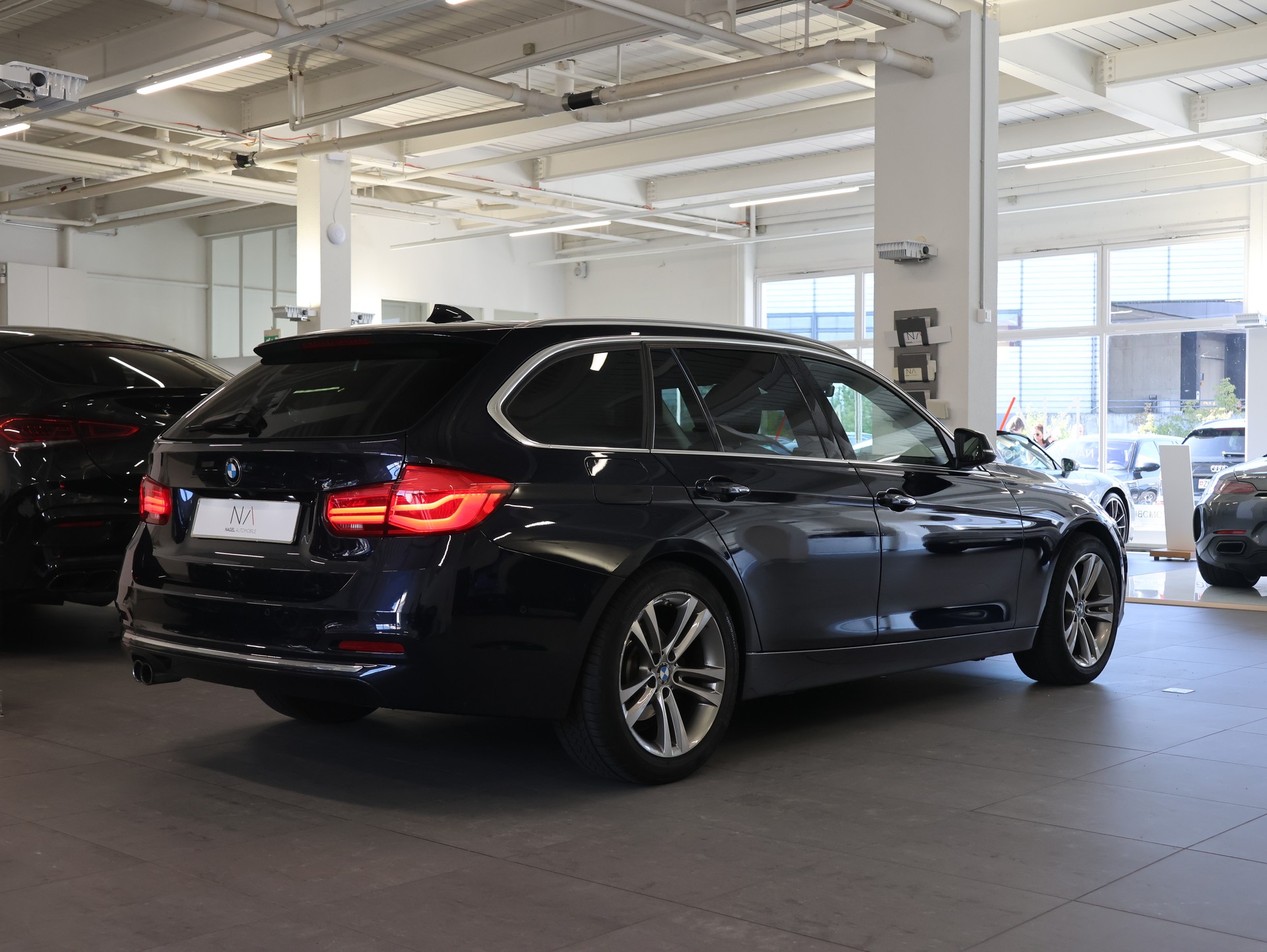 BMW 330i xDrive Touring *Rückfahrkamera* *Sitzheizung*-image-7