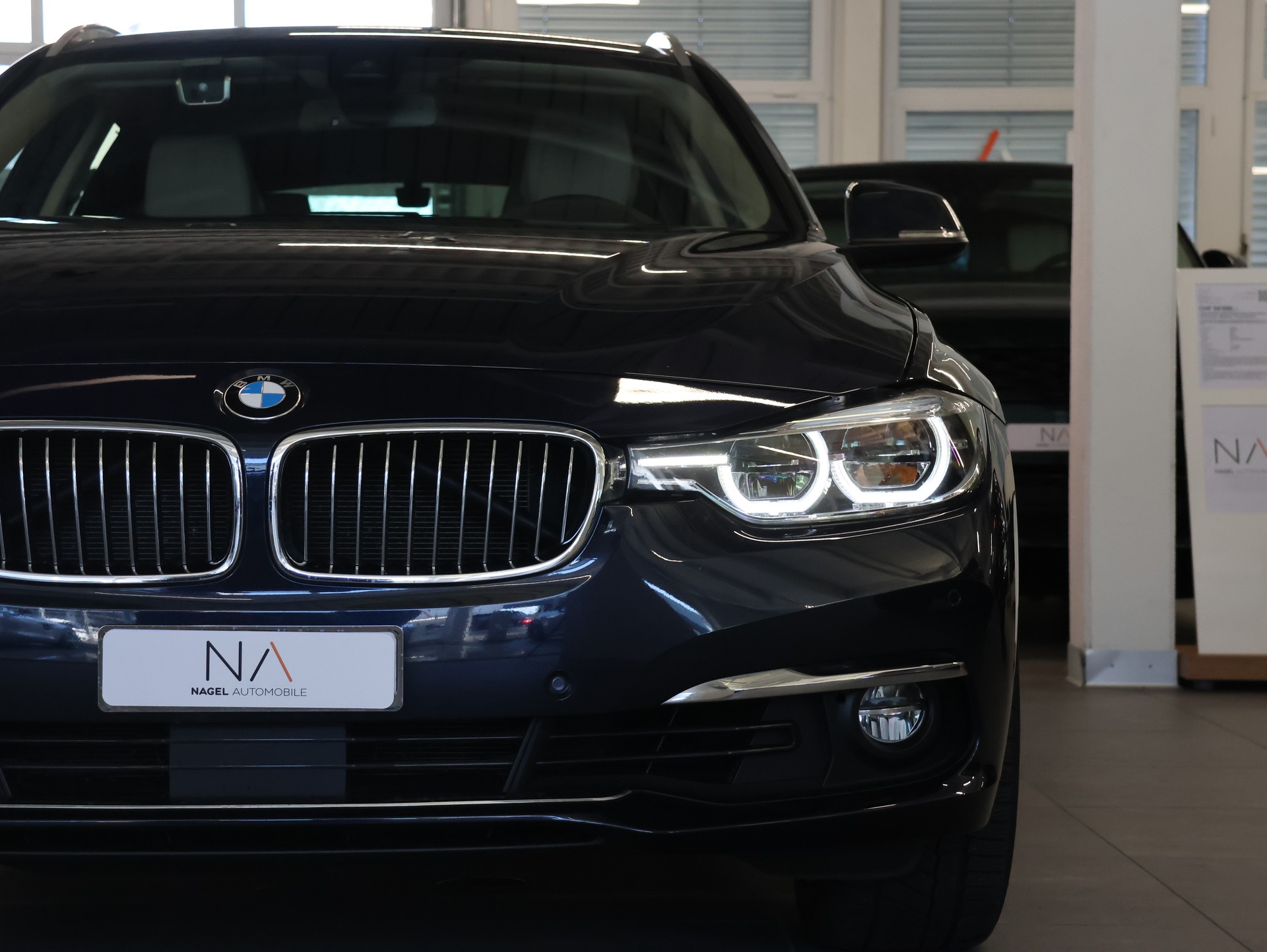 BMW 330i xDrive Touring *Rückfahrkamera* *Sitzheizung*-image-3