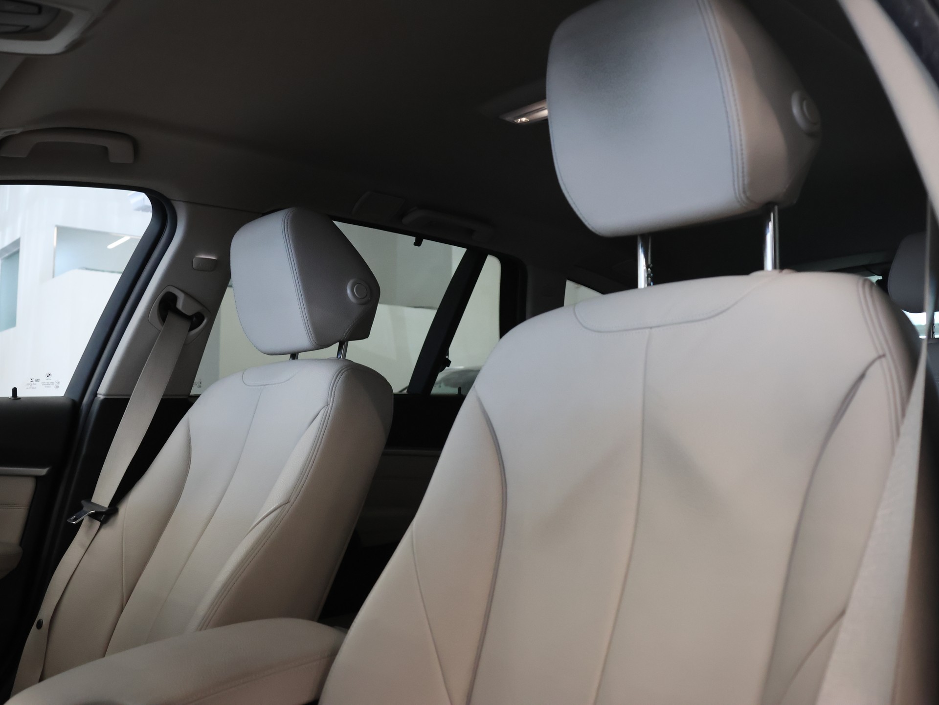 BMW 330i xDrive Touring *Rückfahrkamera* *Sitzheizung*-image-13