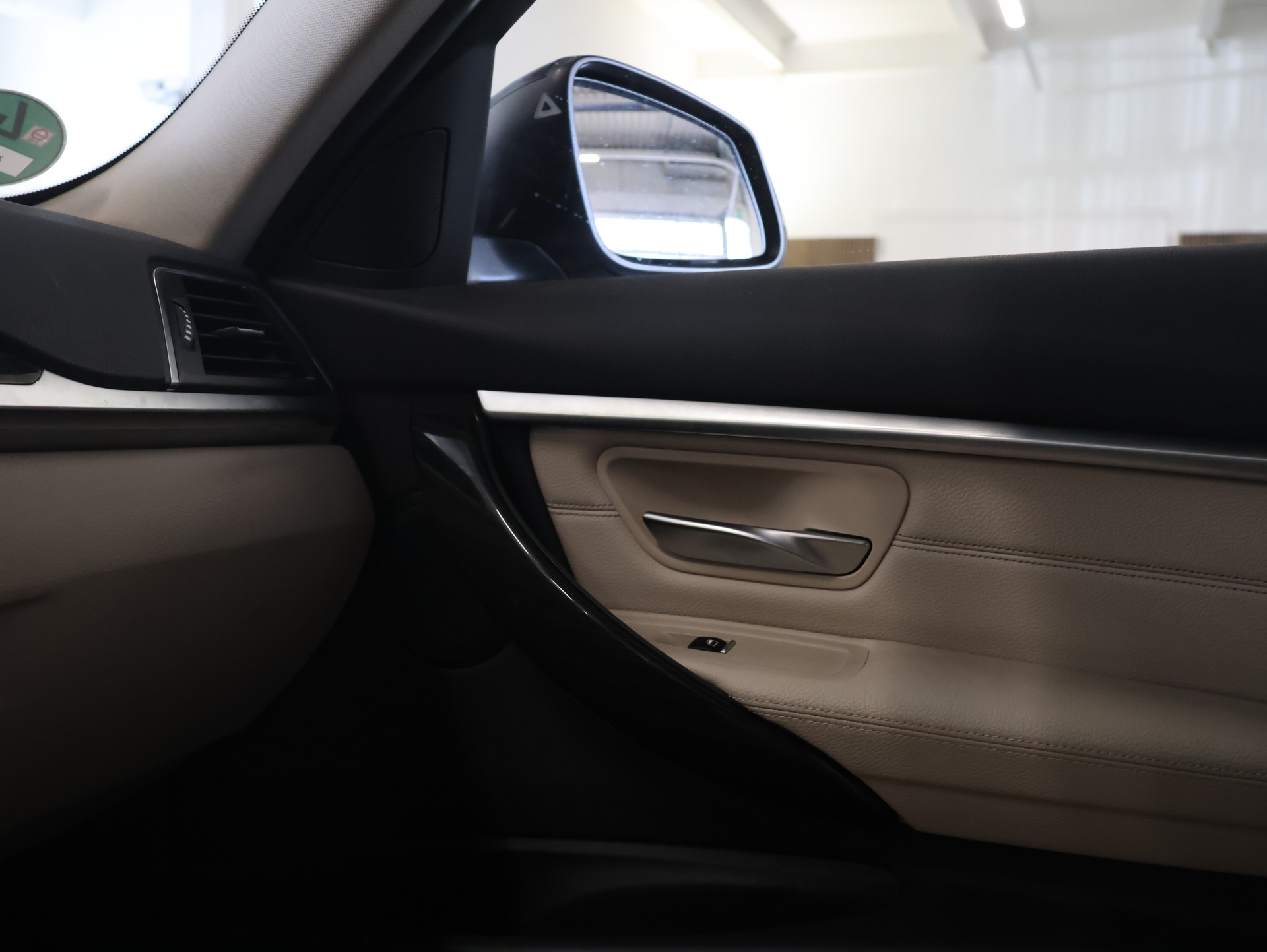 BMW 330i xDrive Touring *Rückfahrkamera* *Sitzheizung*-image-26