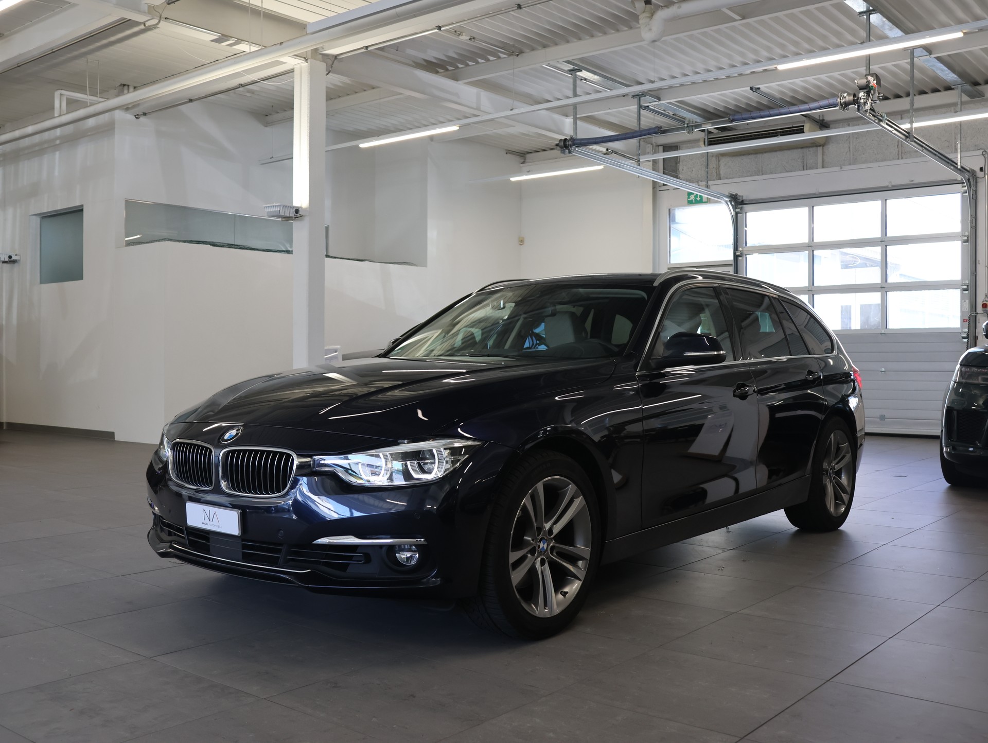 BMW 330i xDrive Touring *Rückfahrkamera* *Sitzheizung*-image-4