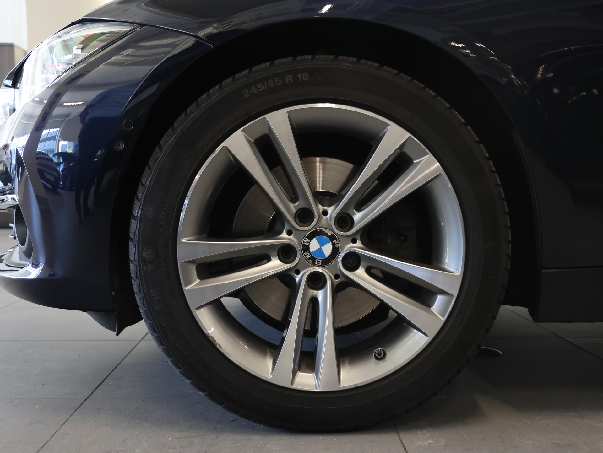 BMW 330i xDrive Touring *Rückfahrkamera* *Sitzheizung*-image-11