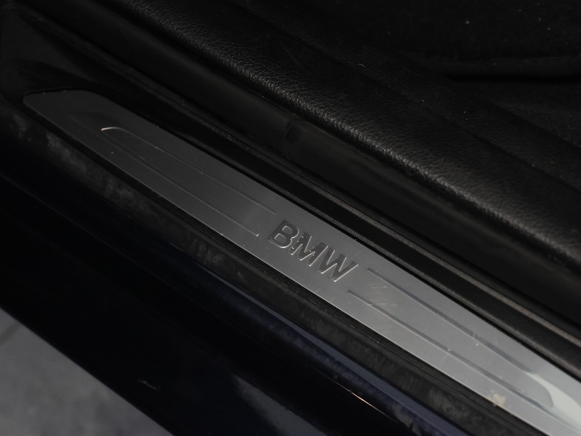 BMW 330i xDrive Touring *Rückfahrkamera* *Sitzheizung*-image-12