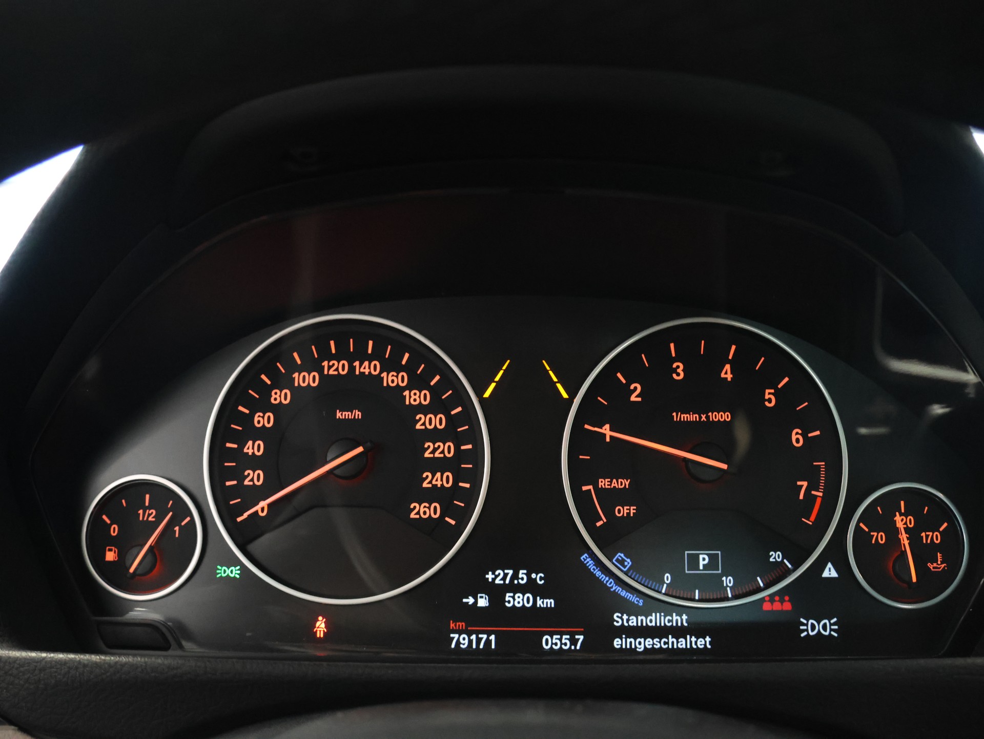 BMW 330i xDrive Touring *Rückfahrkamera* *Sitzheizung*-image-17