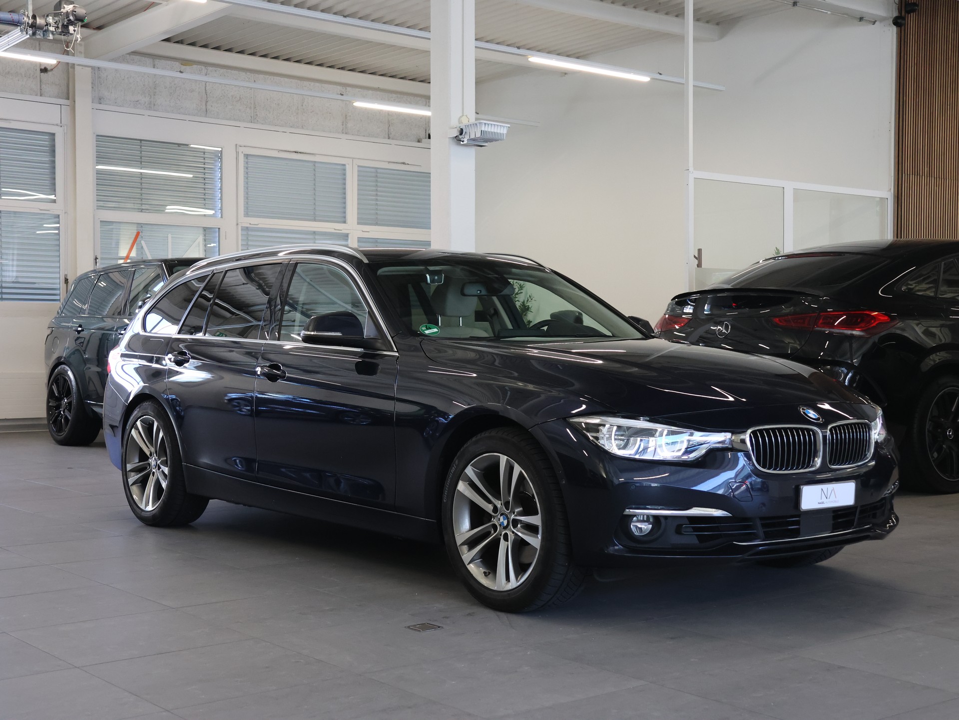 BMW 330i xDrive Touring *Rückfahrkamera* *Sitzheizung*-image-1