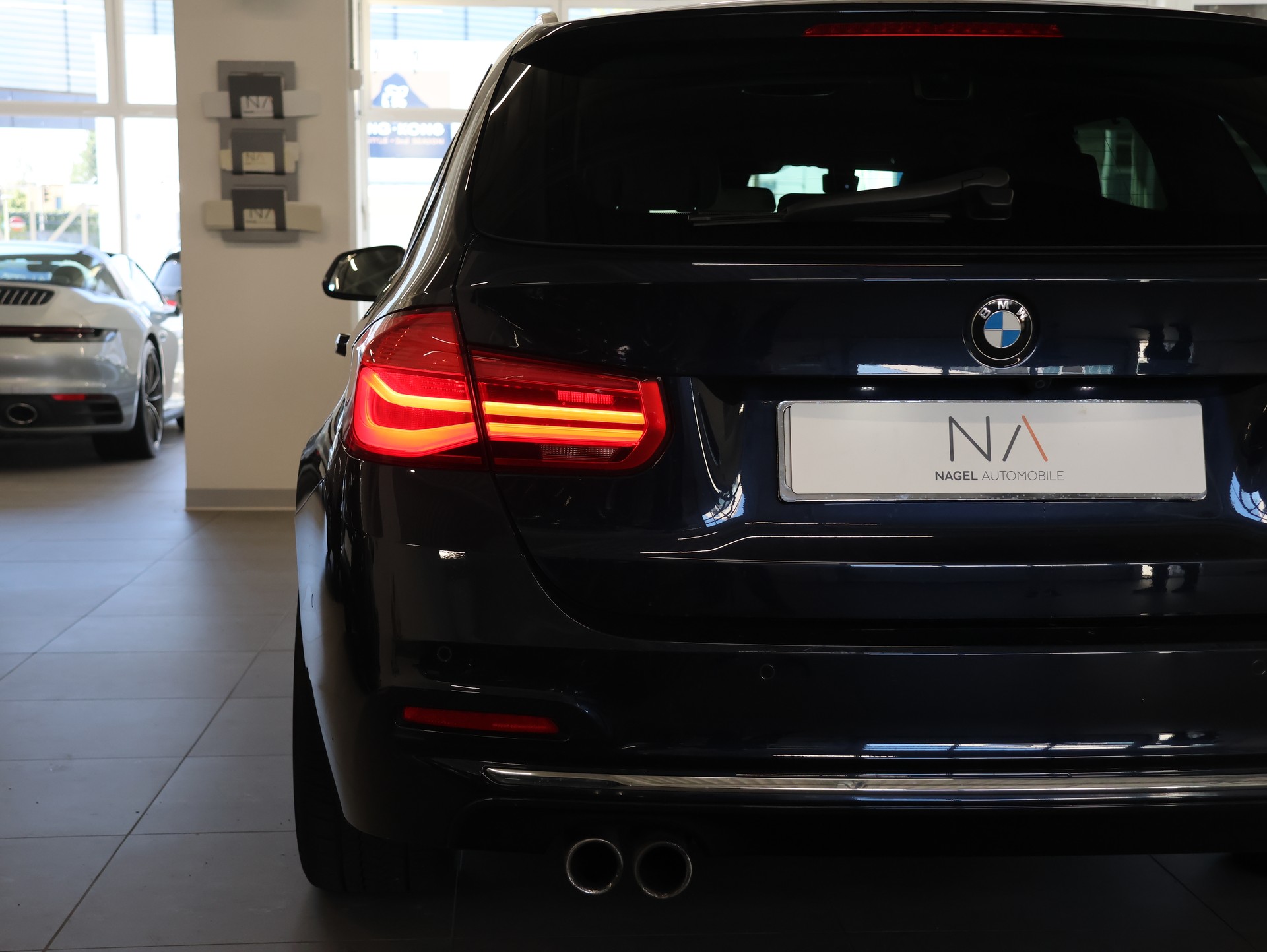 BMW 330i xDrive Touring *Rückfahrkamera* *Sitzheizung*-image-5