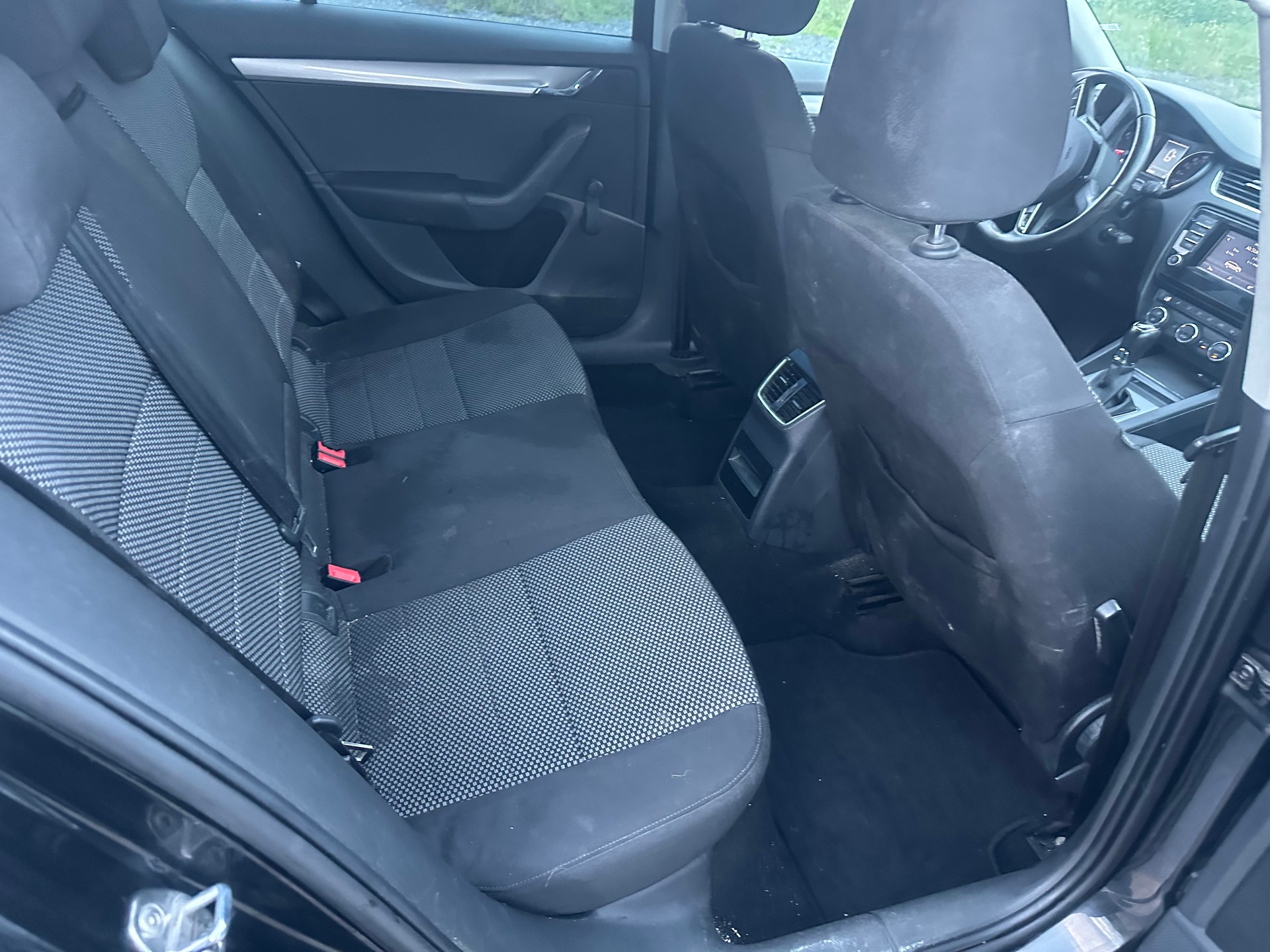 SKODA Octavia Combi 1.6 TDI Active DSG-image-11
