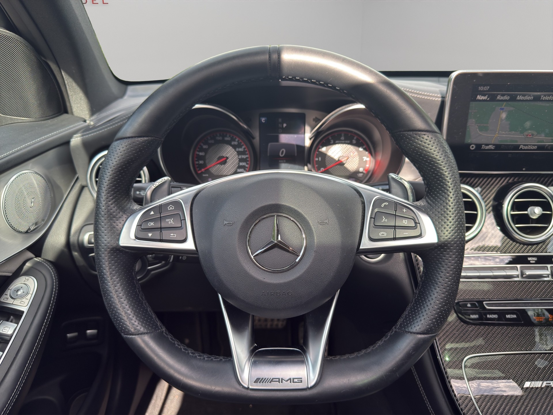 MERCEDES-BENZ GLC 63 S AMG 4Matic+ 9G-Tronic-image-16