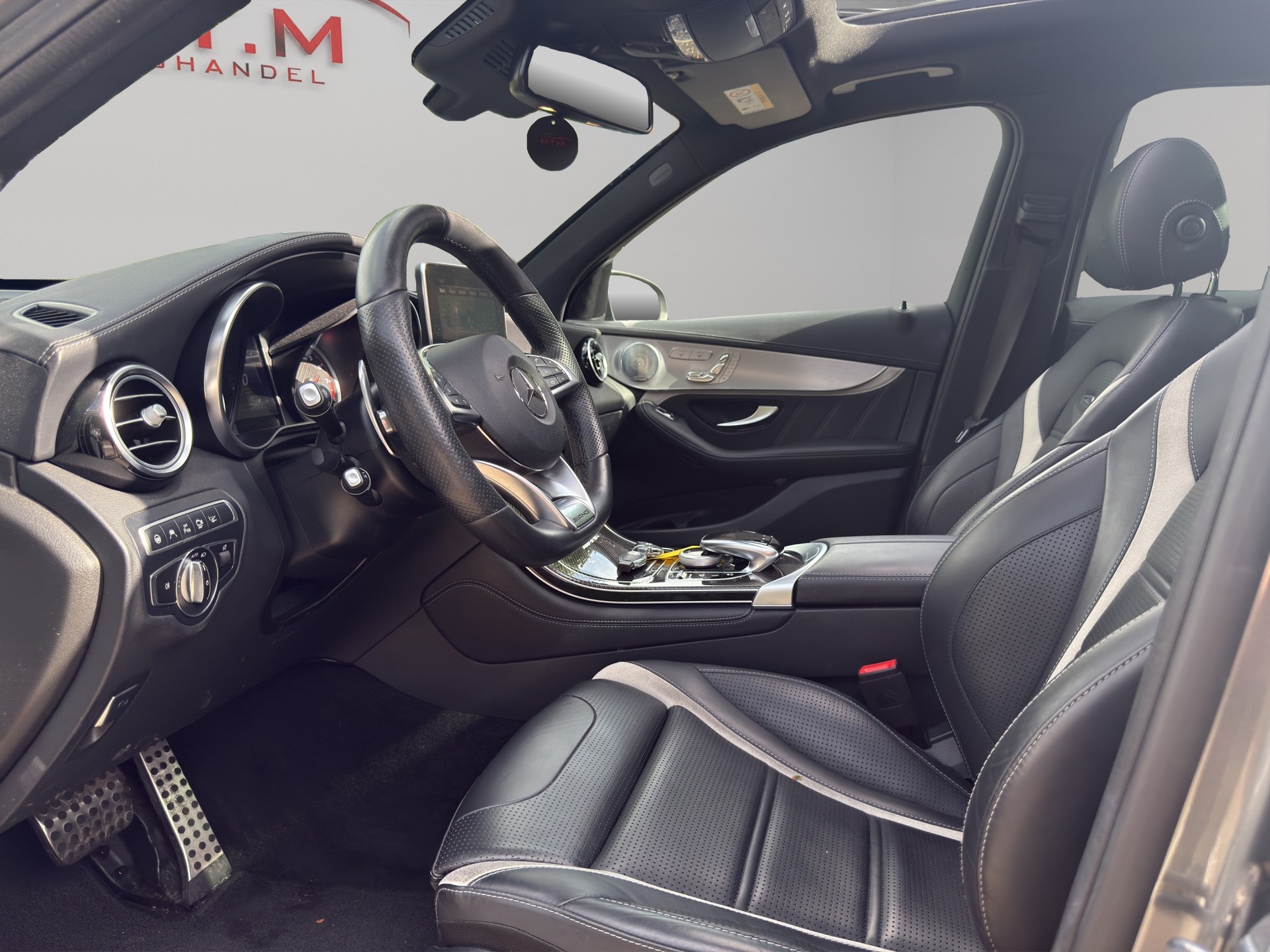 MERCEDES-BENZ GLC 63 S AMG 4Matic+ 9G-Tronic-image-14