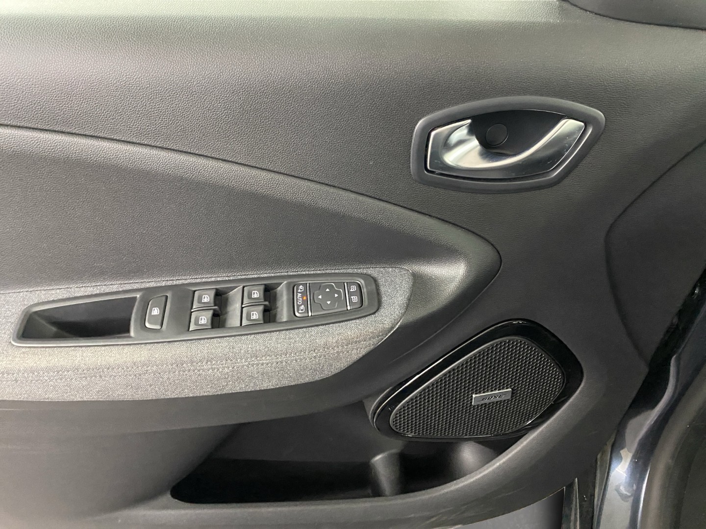 RENAULT Zoe Intens R135 (incl. Batterie)-image-17