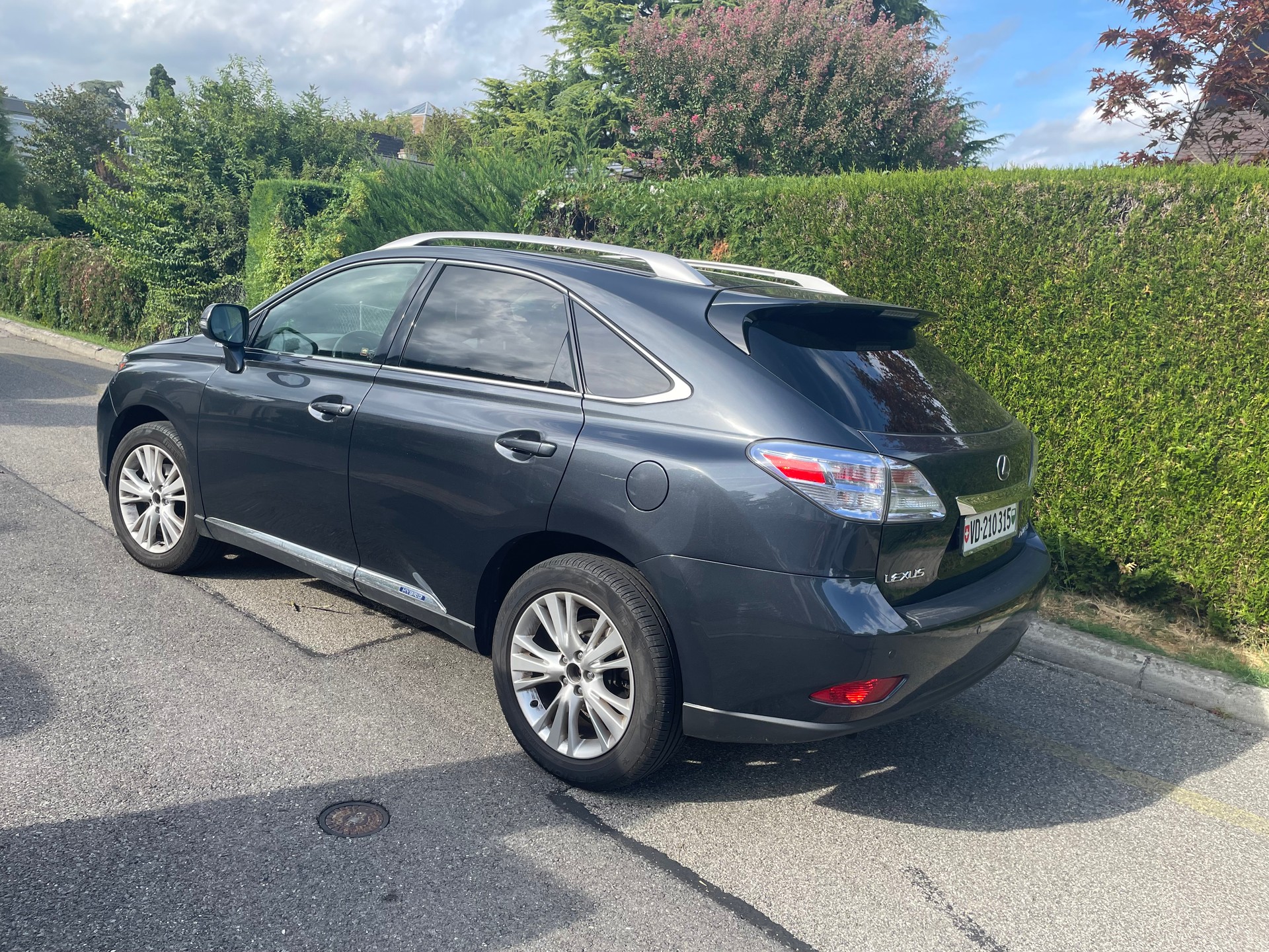 LEXUS 450h Executive-image-2
