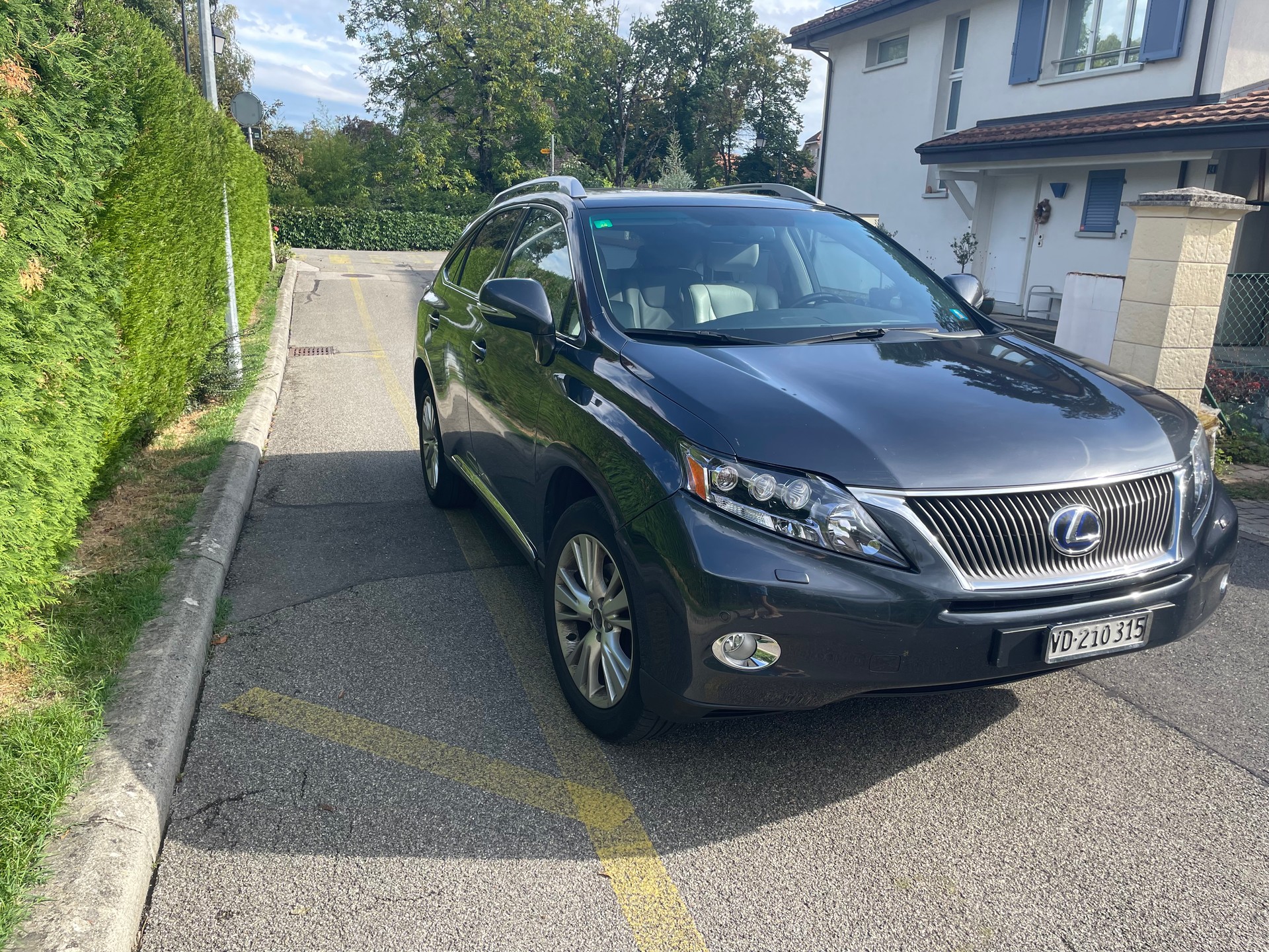 LEXUS 450h Executive-image-3
