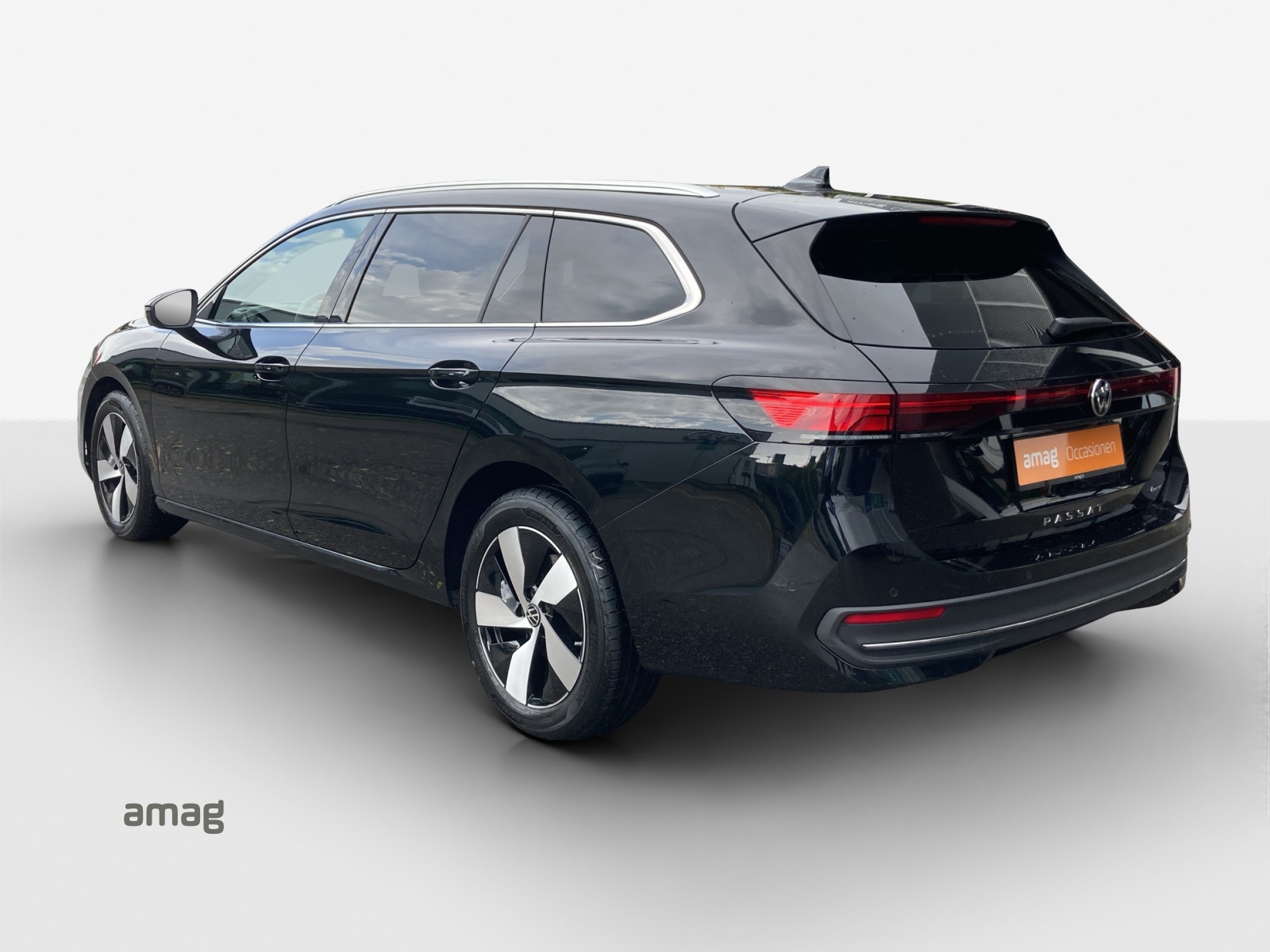 VW Passat Variant 2.0 TDI evo Business 4 Motion DSG-image-2