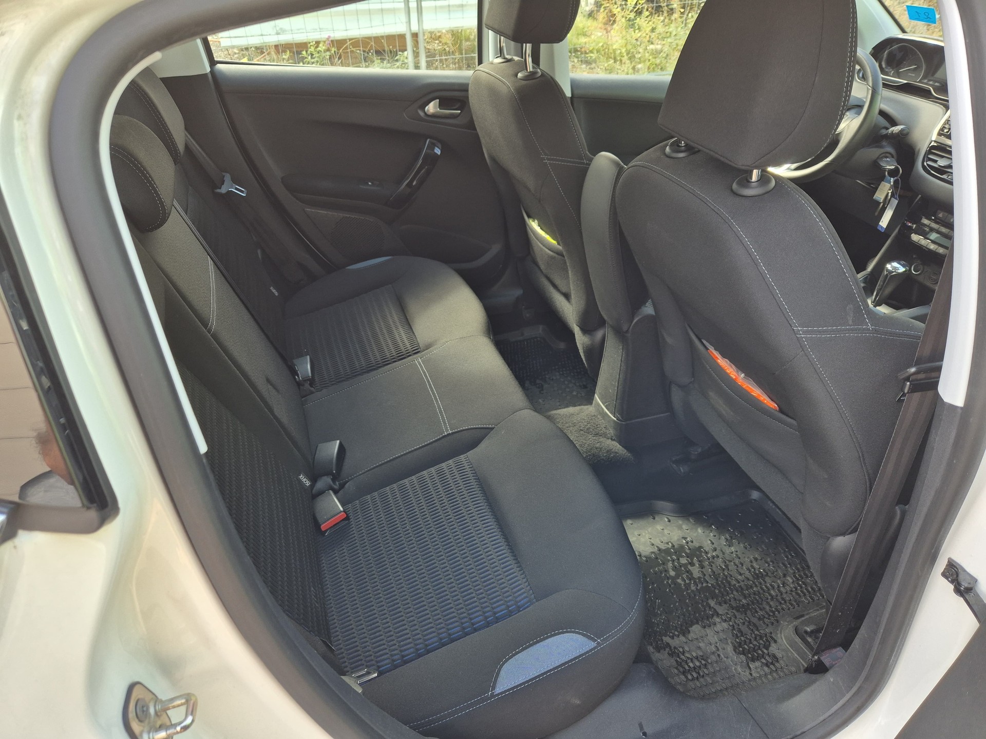 PEUGEOT 208 1.6 VTI Allure Automatik-image-10