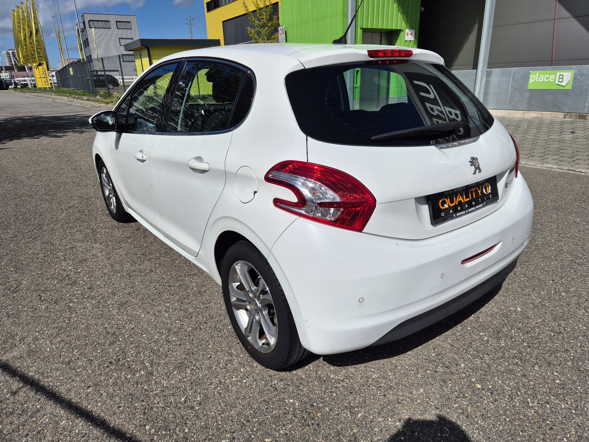 PEUGEOT 208 1.6 VTI Allure Automatik-image-3