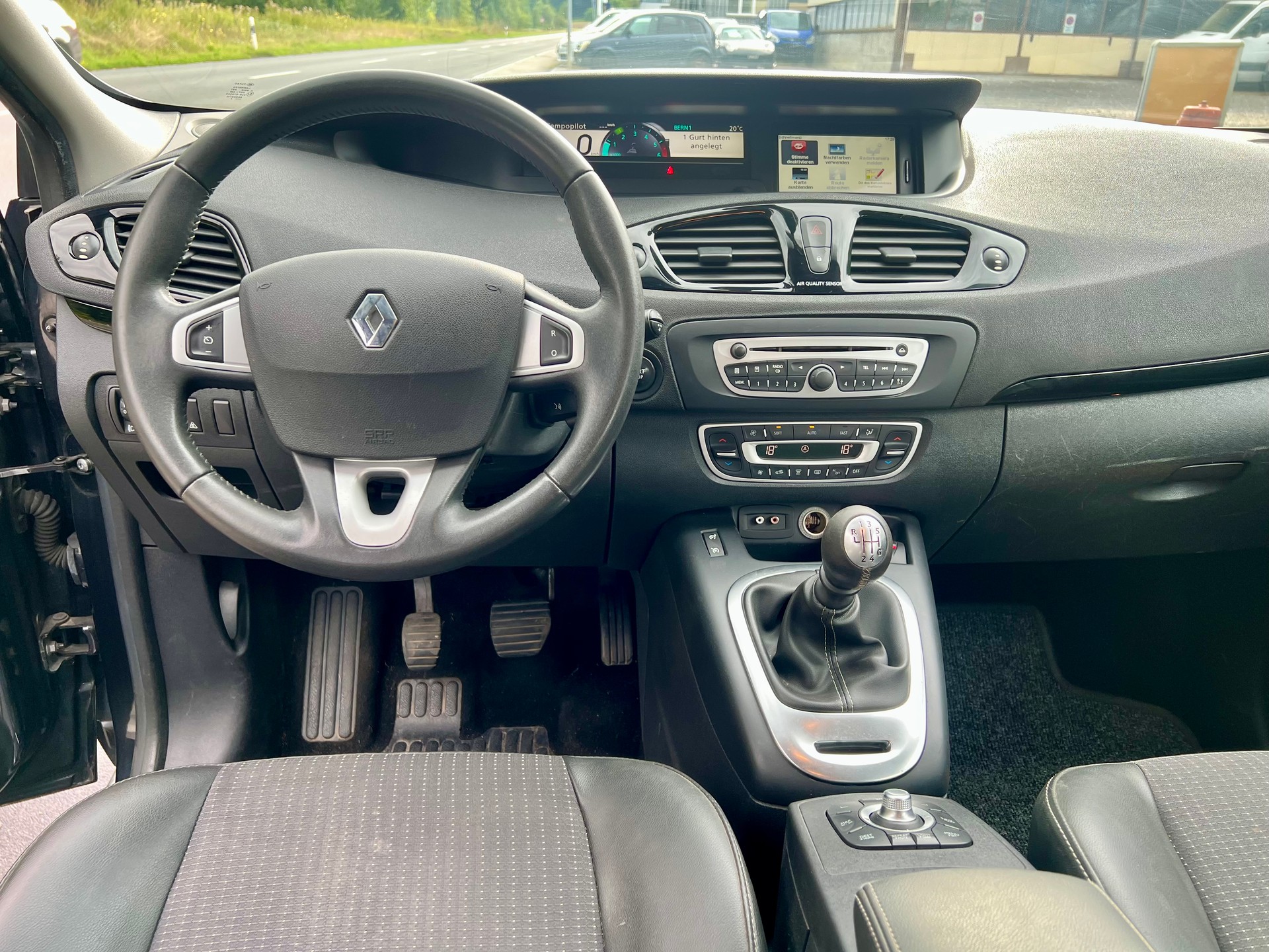 RENAULT Grand Scénic 1.5 dCi Dynamique-image-6