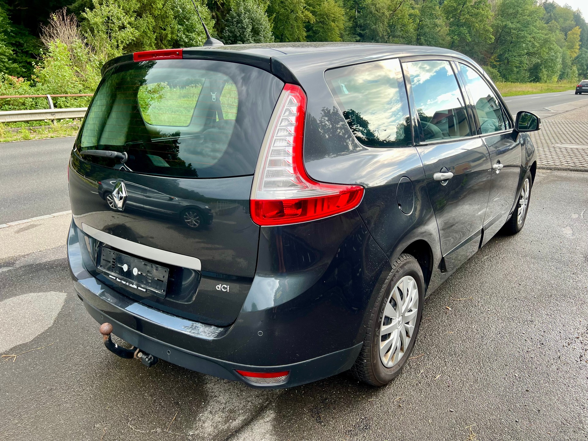 RENAULT Grand Scénic 1.5 dCi Dynamique-image-4