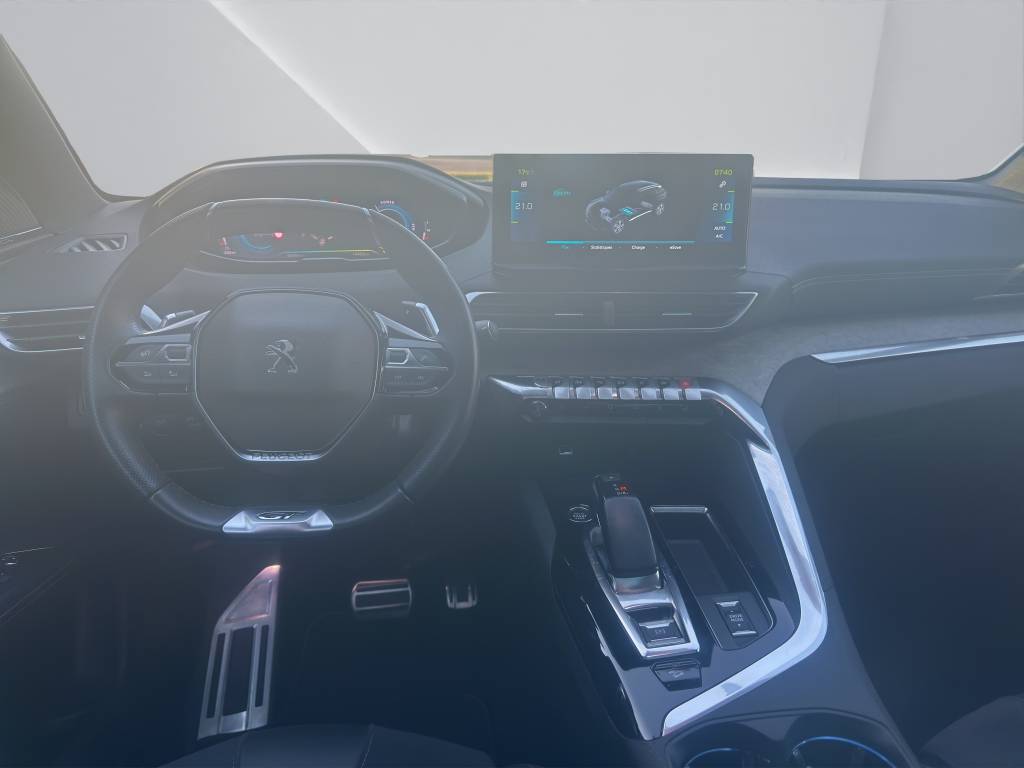 PEUGEOT 3008 300e Hybrid4 GT Pack EAT8-image-5
