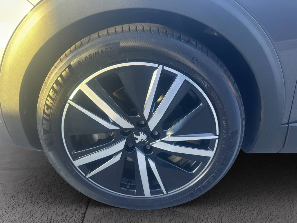 PEUGEOT 3008 300e Hybrid4 GT Pack EAT8-image-15