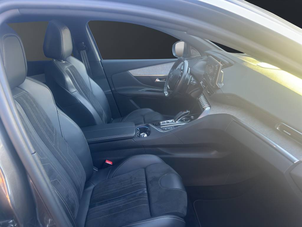 PEUGEOT 3008 300e Hybrid4 GT Pack EAT8-image-10