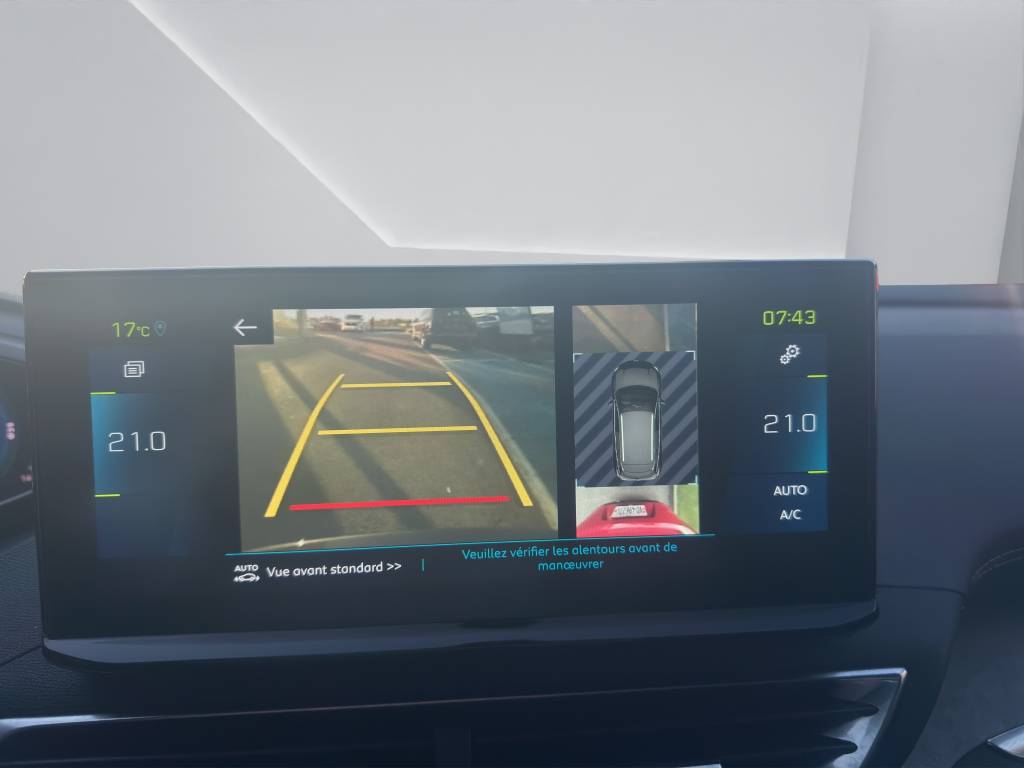 PEUGEOT 3008 300e Hybrid4 GT Pack EAT8-image-13