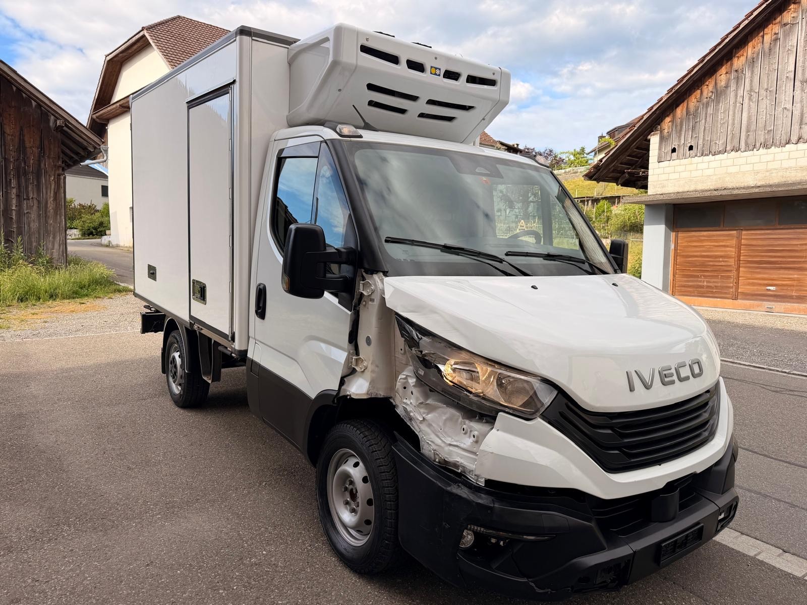 IVECO 35 S 16 10770kmTiefkühler - Konvekta TK 3950 (12V/400V) FR 4.1 – Fahrt- und Standkühlung bis -20°C-image-5
